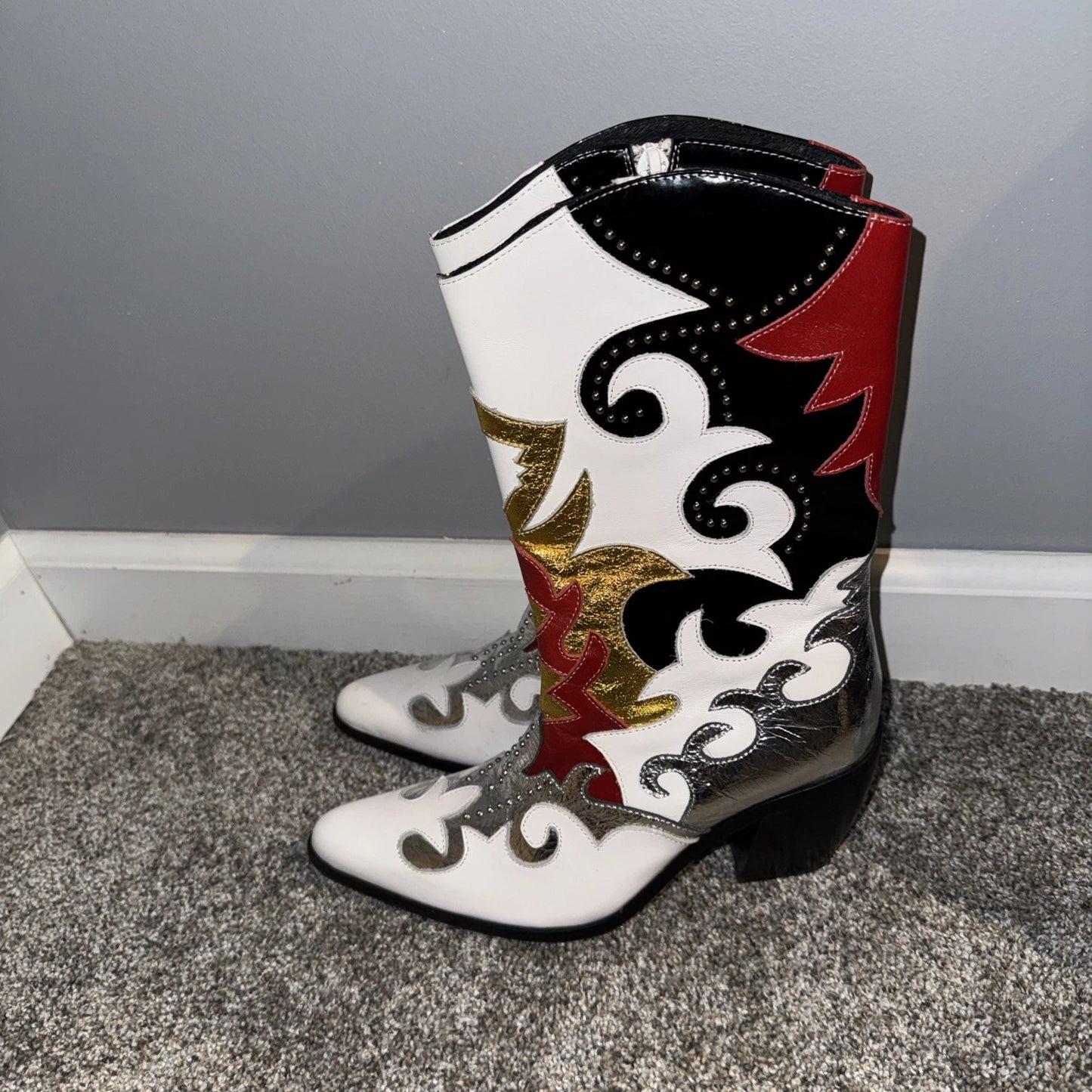 Women’s 5.5 Jeffrey Campbell Boots