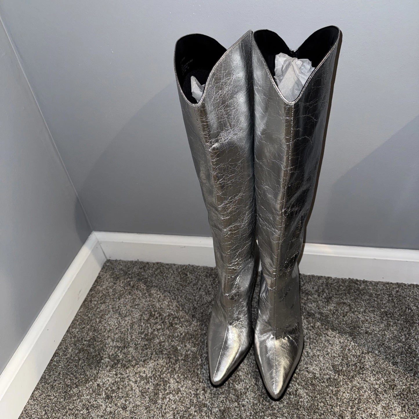 Women’s 8 Steve Madden Boot