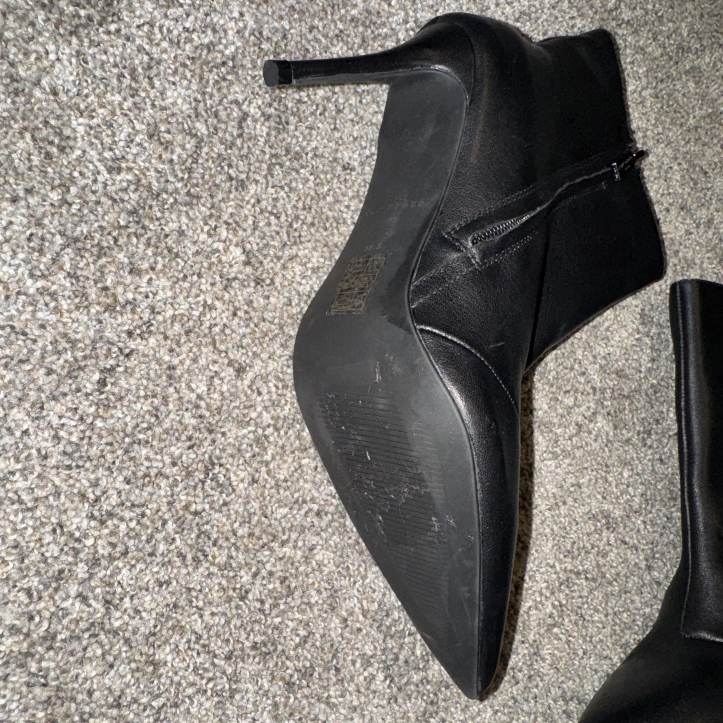 Women’s Size 5.5 Kurt Geiger Boots