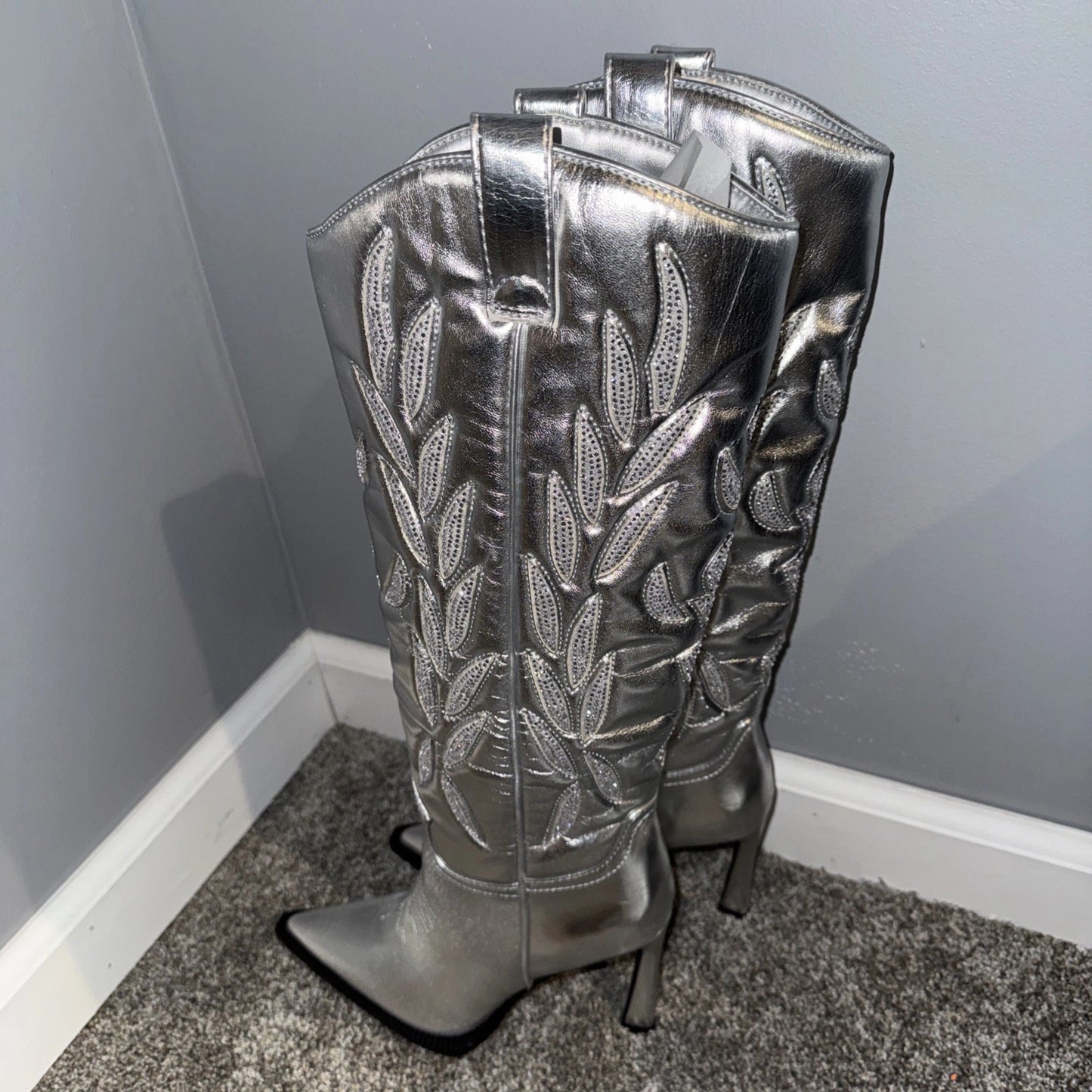 Women’s 5.5 Steve Madden Boots