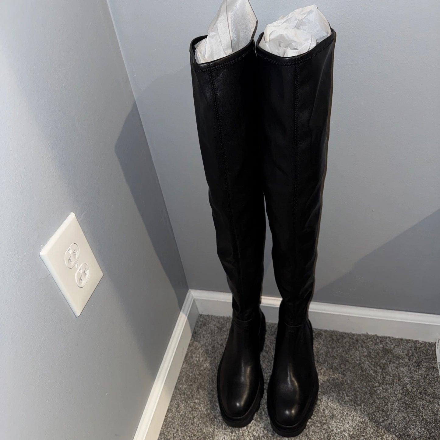 Women’s Size 7 Ash Boots Black