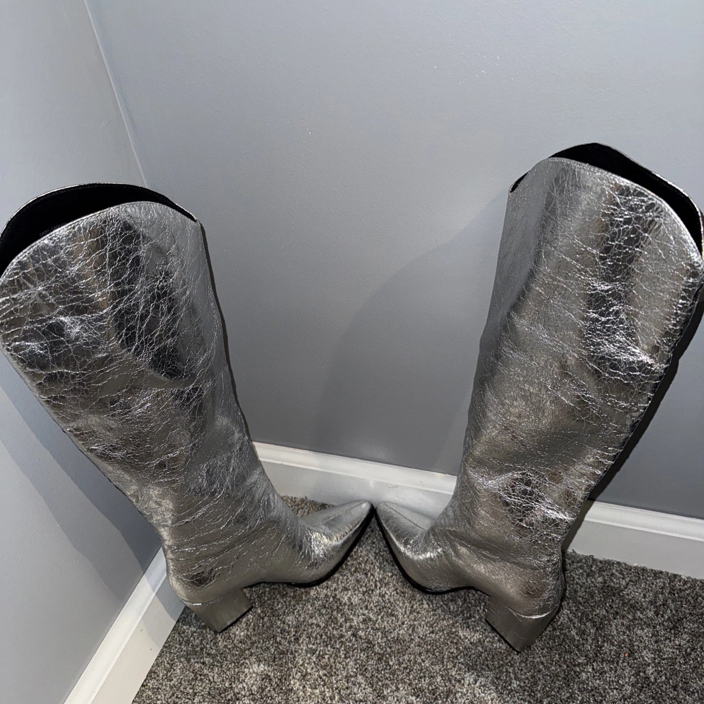 Size 6 Women’s Steve Madden Boots Silver