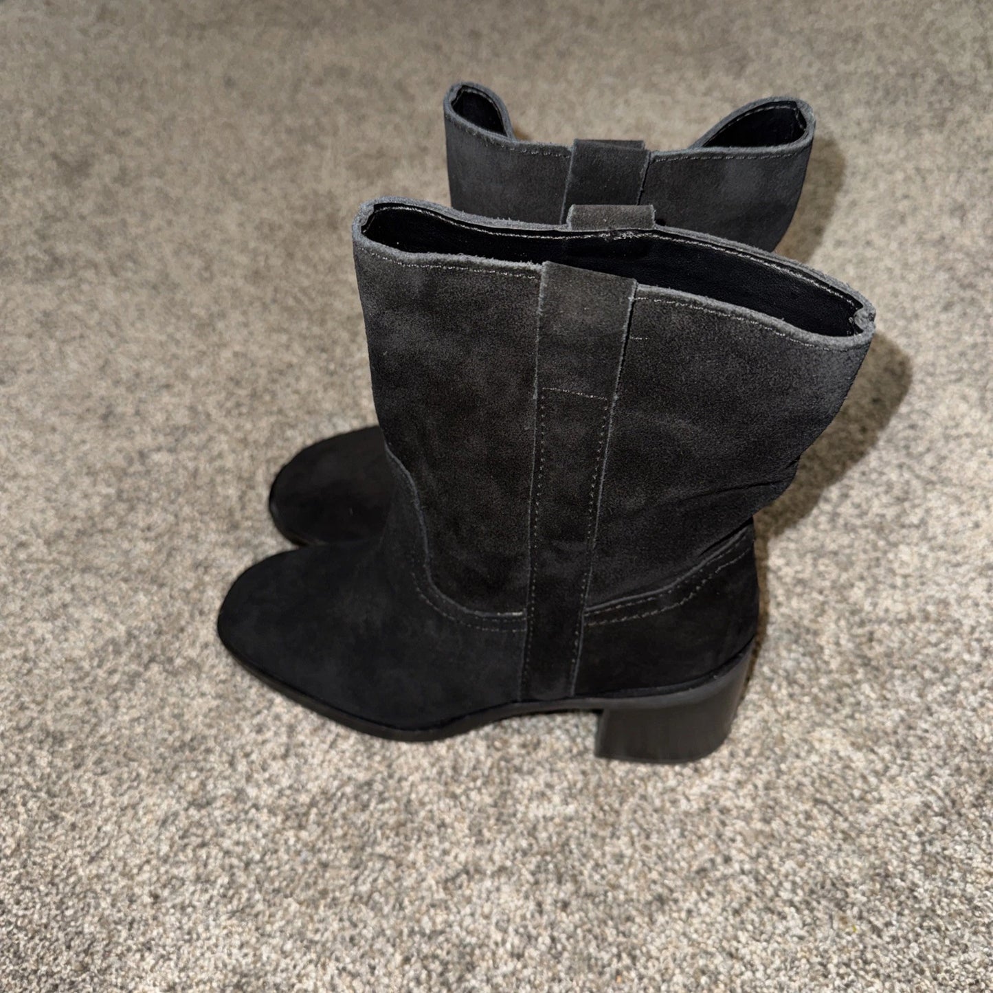 Size 6 Women’s Steve Madden Boots- Black