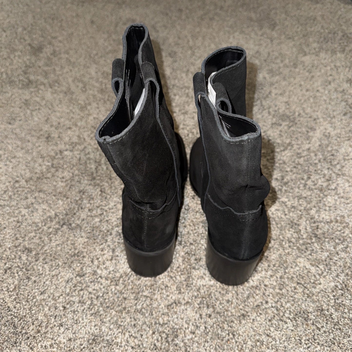 Size 6 Women’s Steve Madden Boots- Black