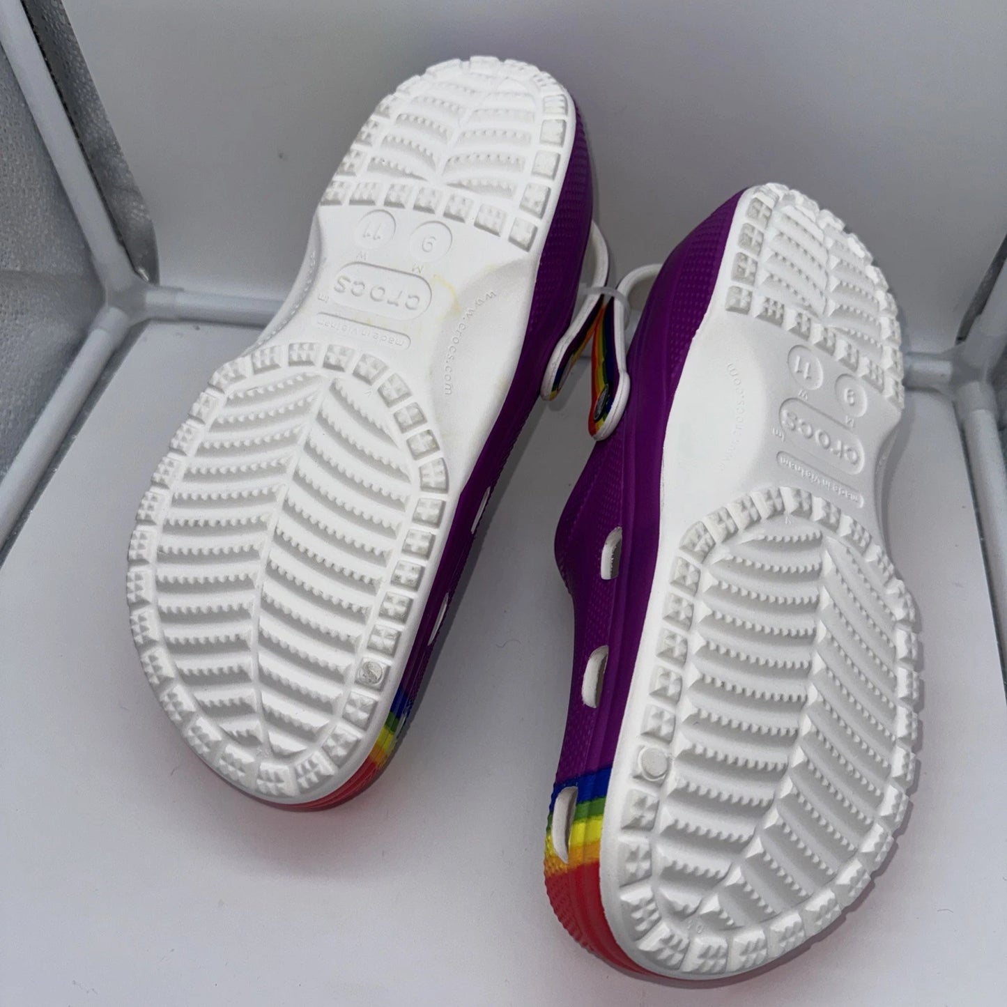 Men’s Size 9 Crocs Classic Rainbow Stripe