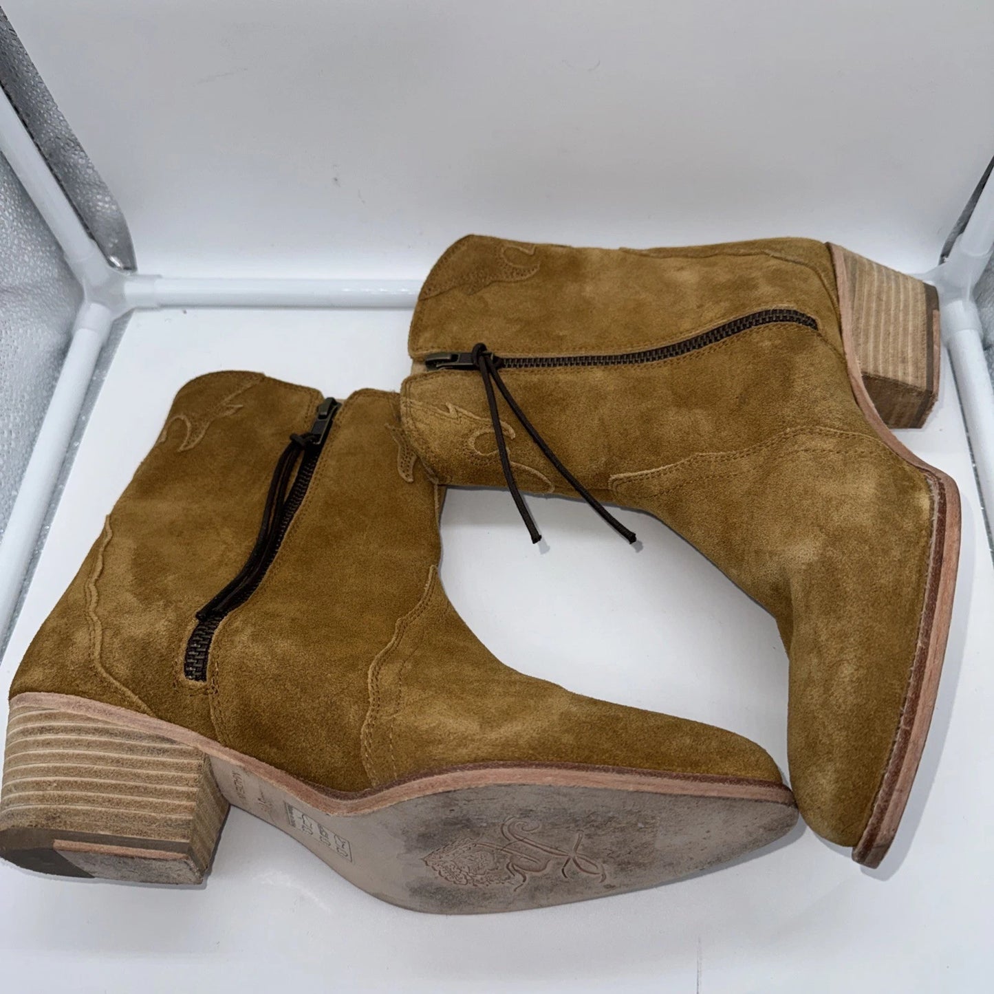 Women’s 7.5 Free People Boots Brown