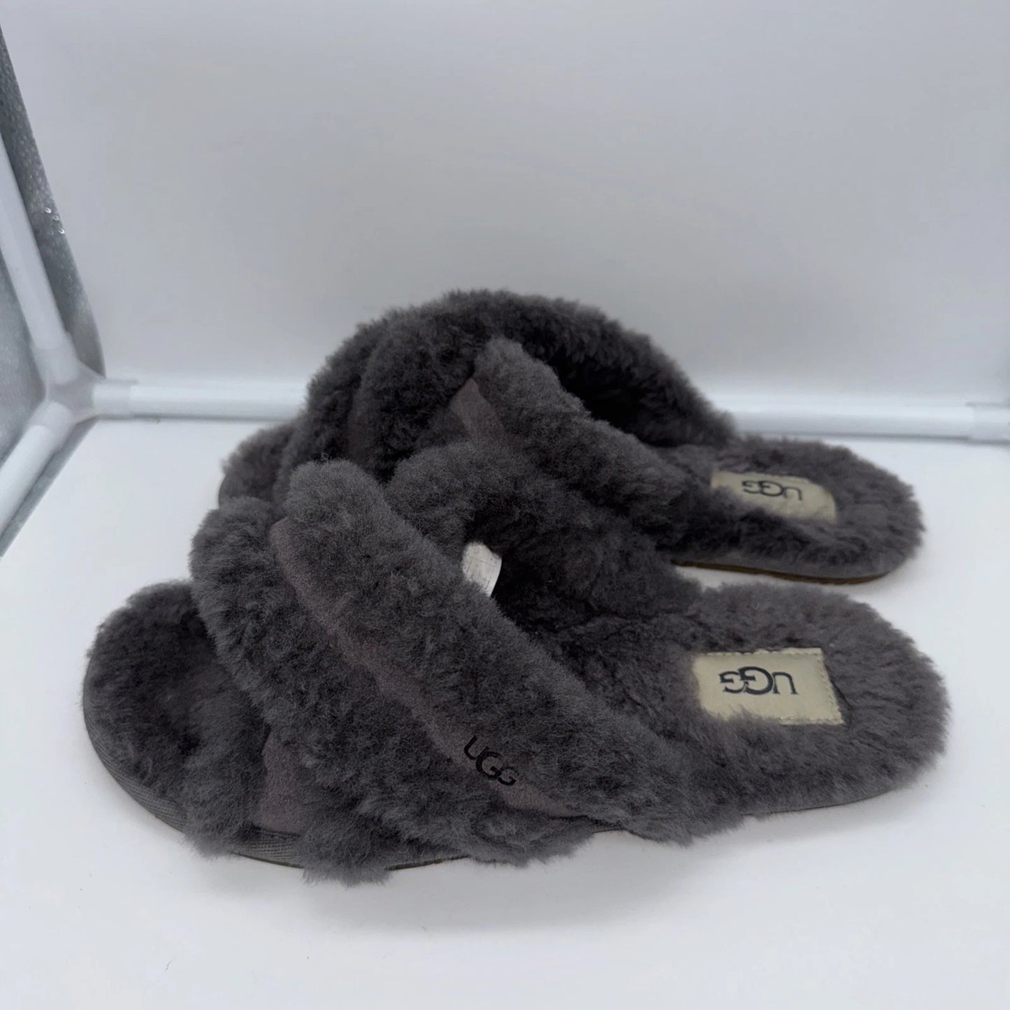 Size 7 Women’s UGG Scuffita Slipper