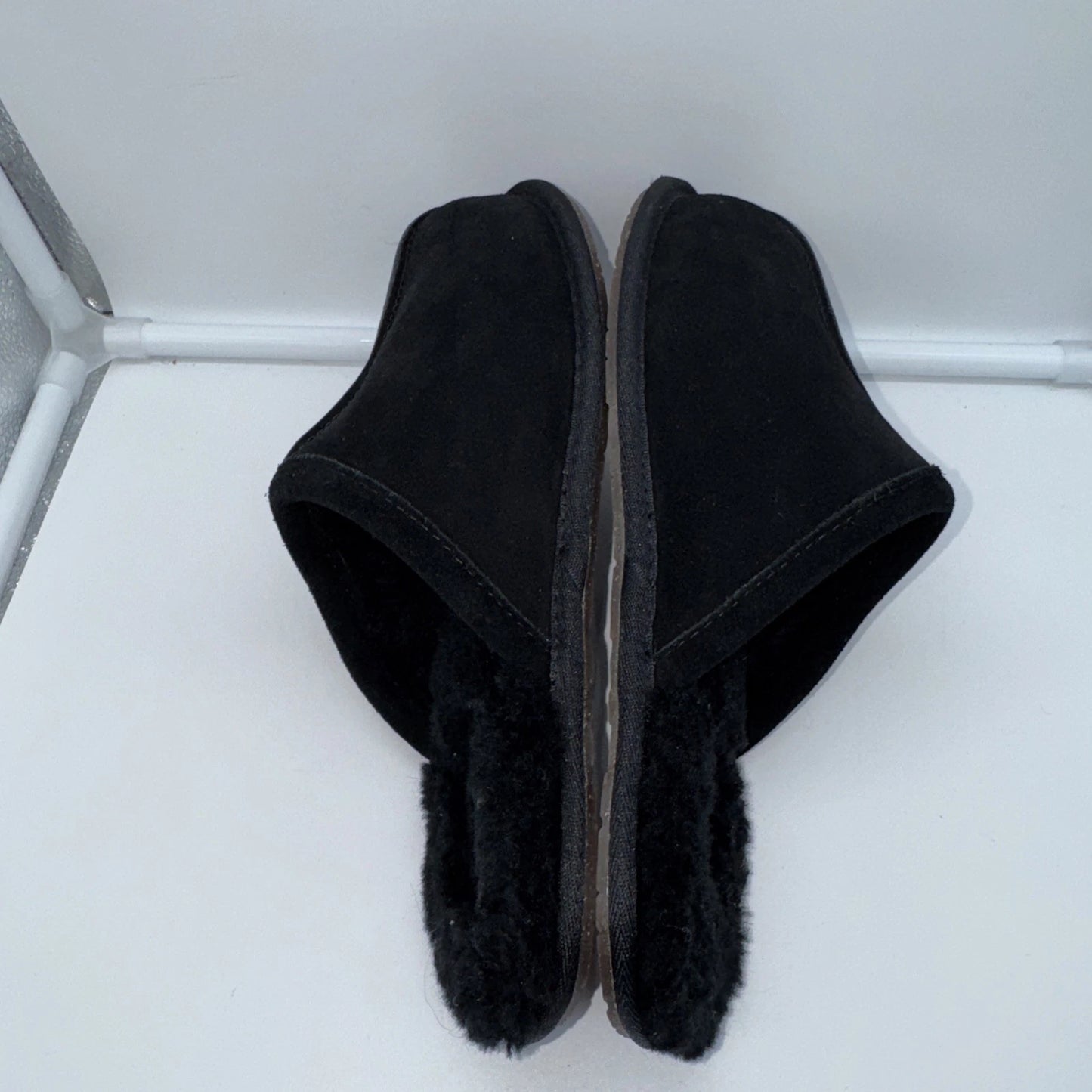 Women’s Size 7 UGG Pearle Slipper Black