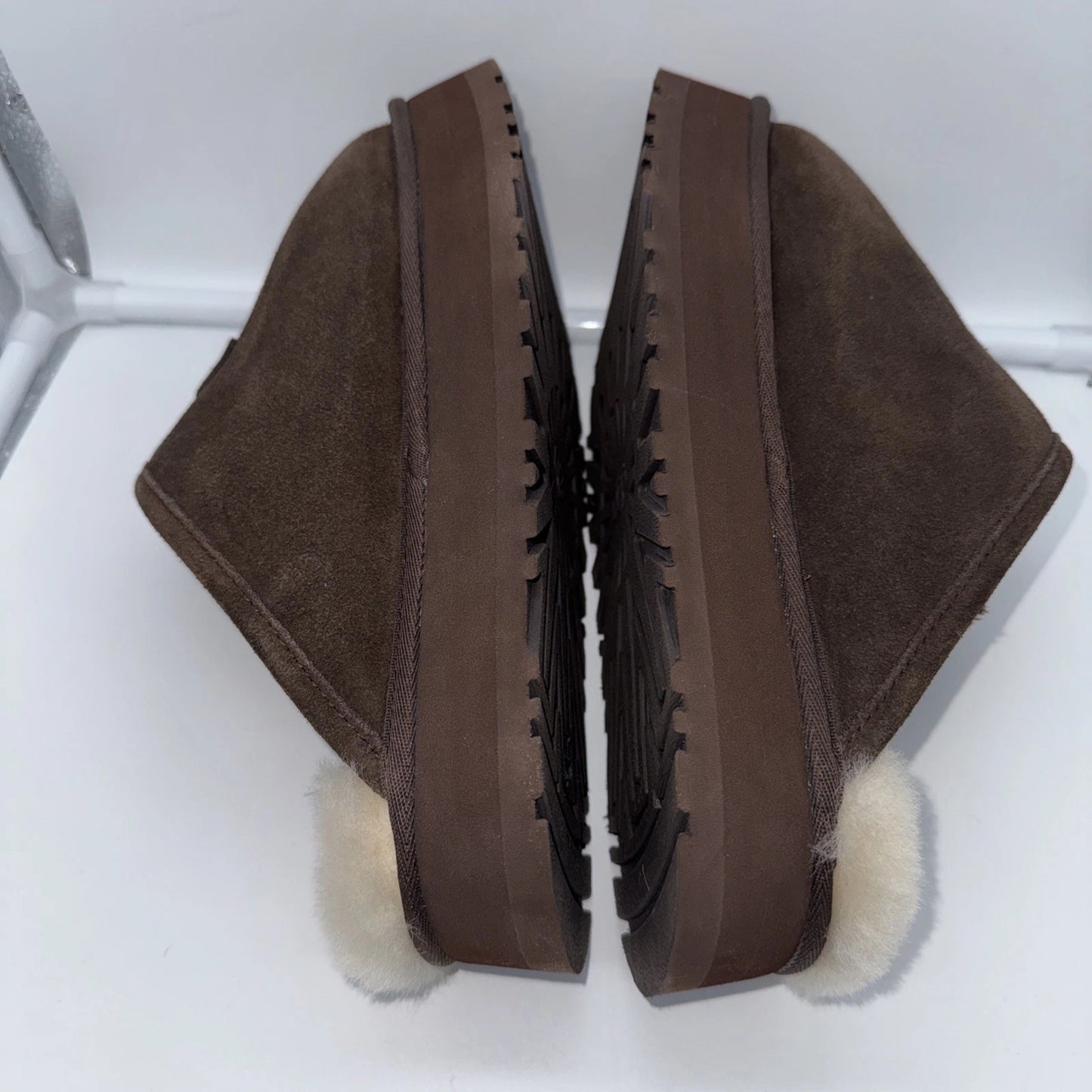 Size 8 Women’s UGG Discoquette Slipper