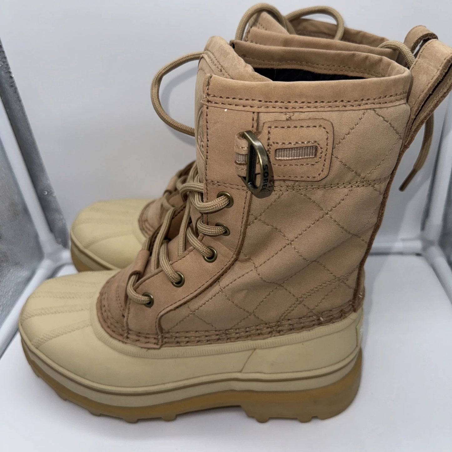 Women’s Size 6 Sorel Caribou Waterproof Boots