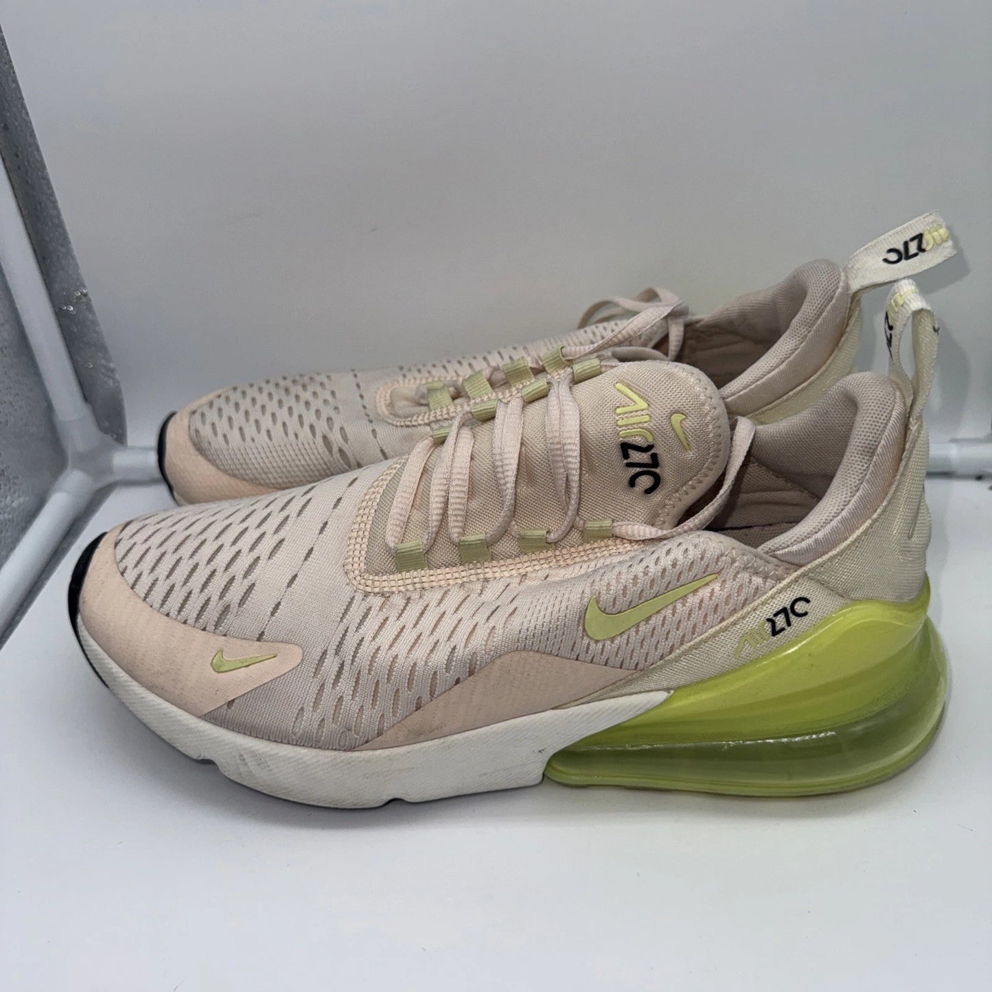 Women’s 8.5 Nike Air Max 270 Guava Ice Life Lime