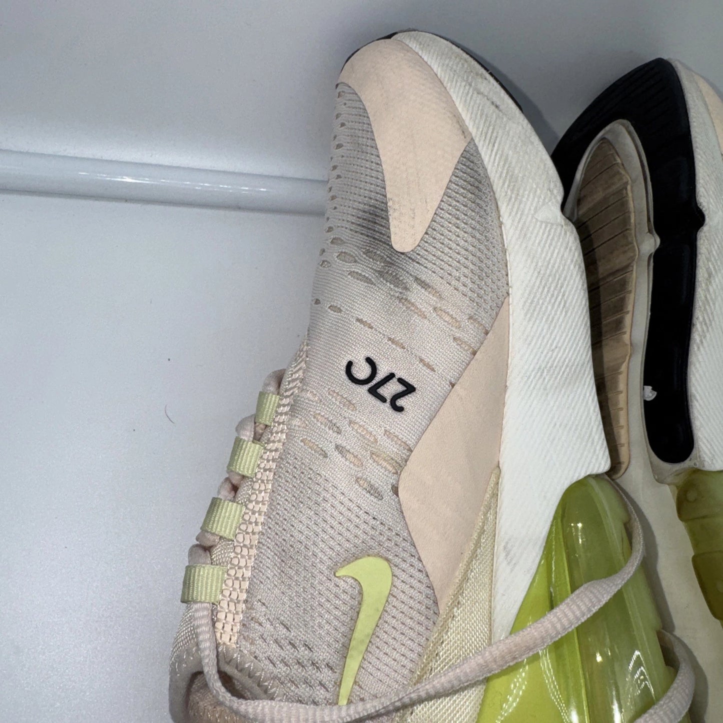 Women’s 8.5 Nike Air Max 270 Guava Ice Life Lime