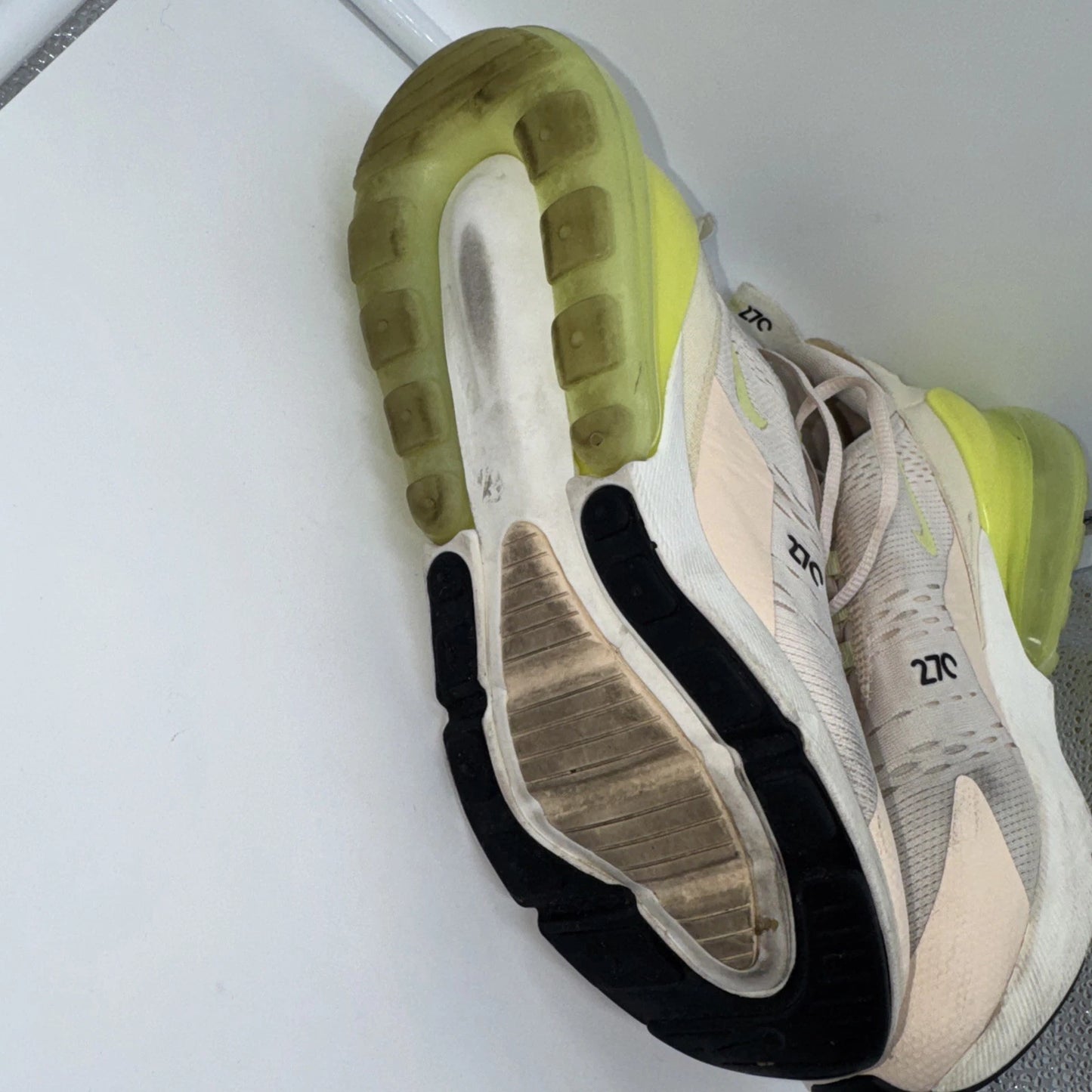 Women’s 8.5 Nike Air Max 270 Guava Ice Life Lime