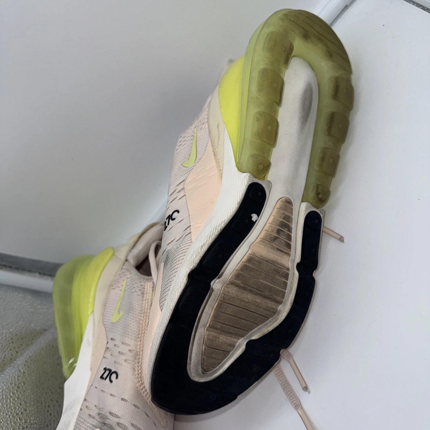 Women’s 8.5 Nike Air Max 270 Guava Ice Life Lime