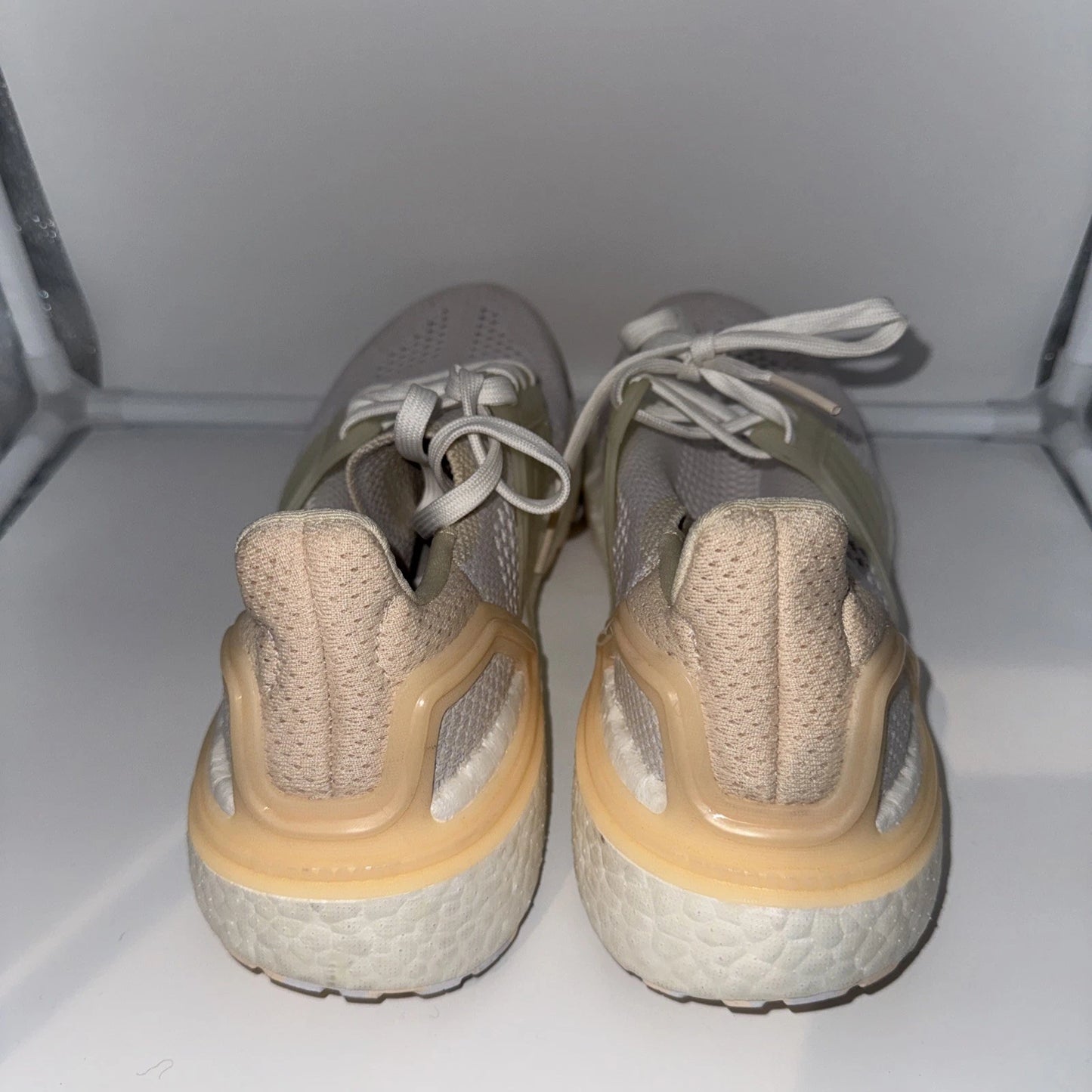 Women’s 7.5 Adidas UltraBoost