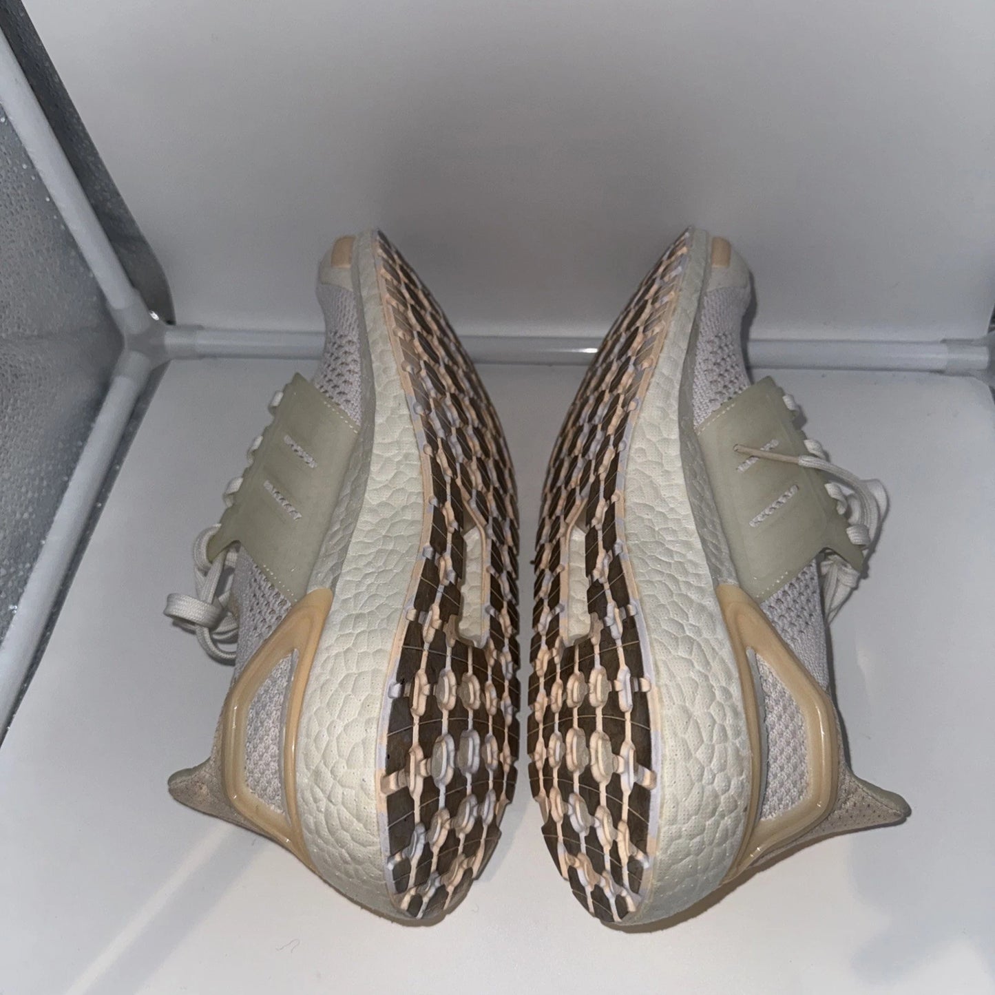 Women’s 7.5 Adidas UltraBoost