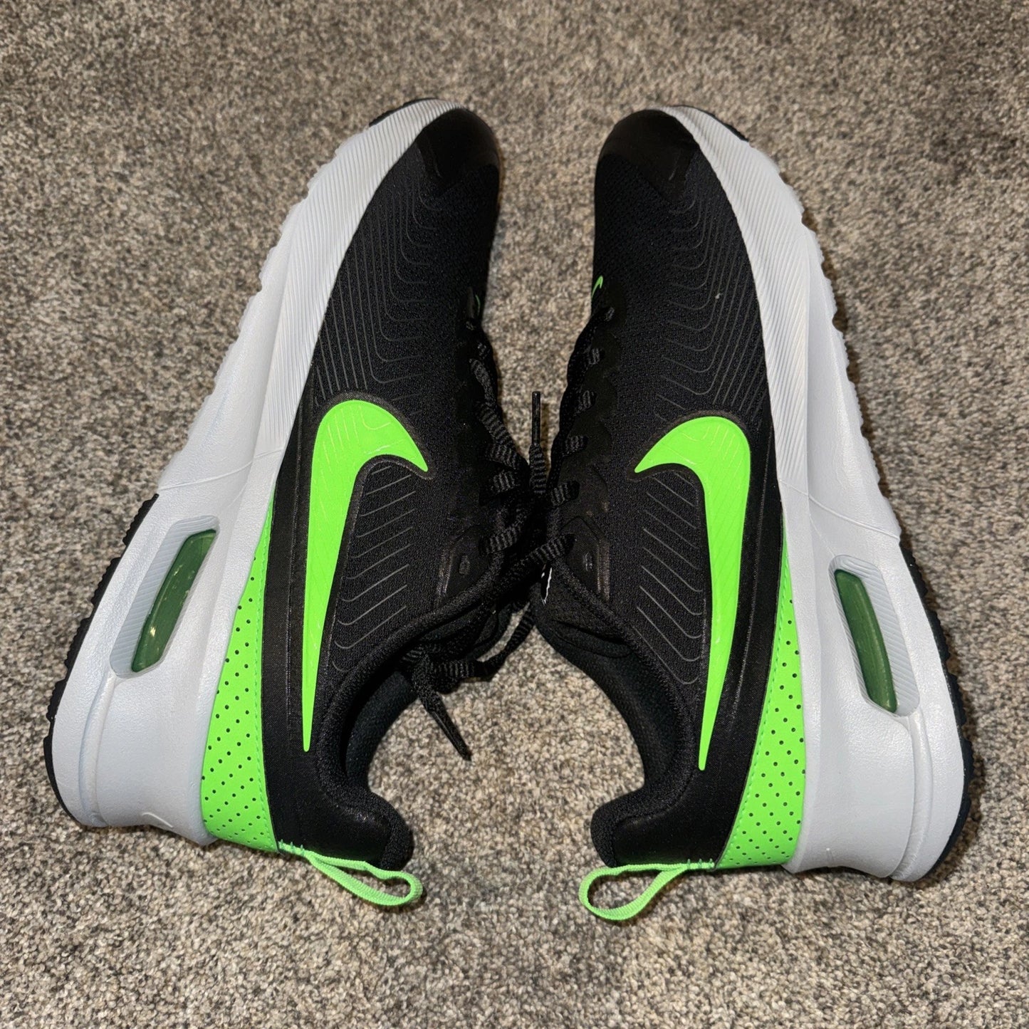 Size 11 Men’s Nike Air Max Nuaxis