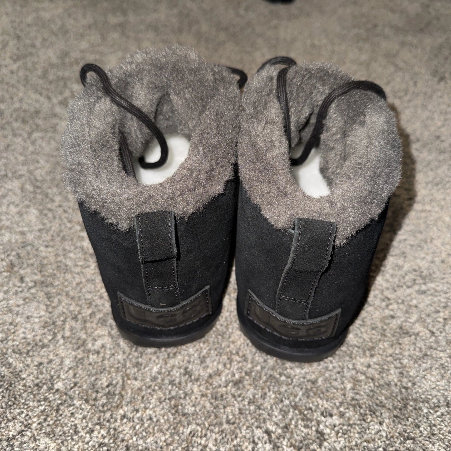 Women’s Size 7 UGG Pumped Lace Up Boots Black