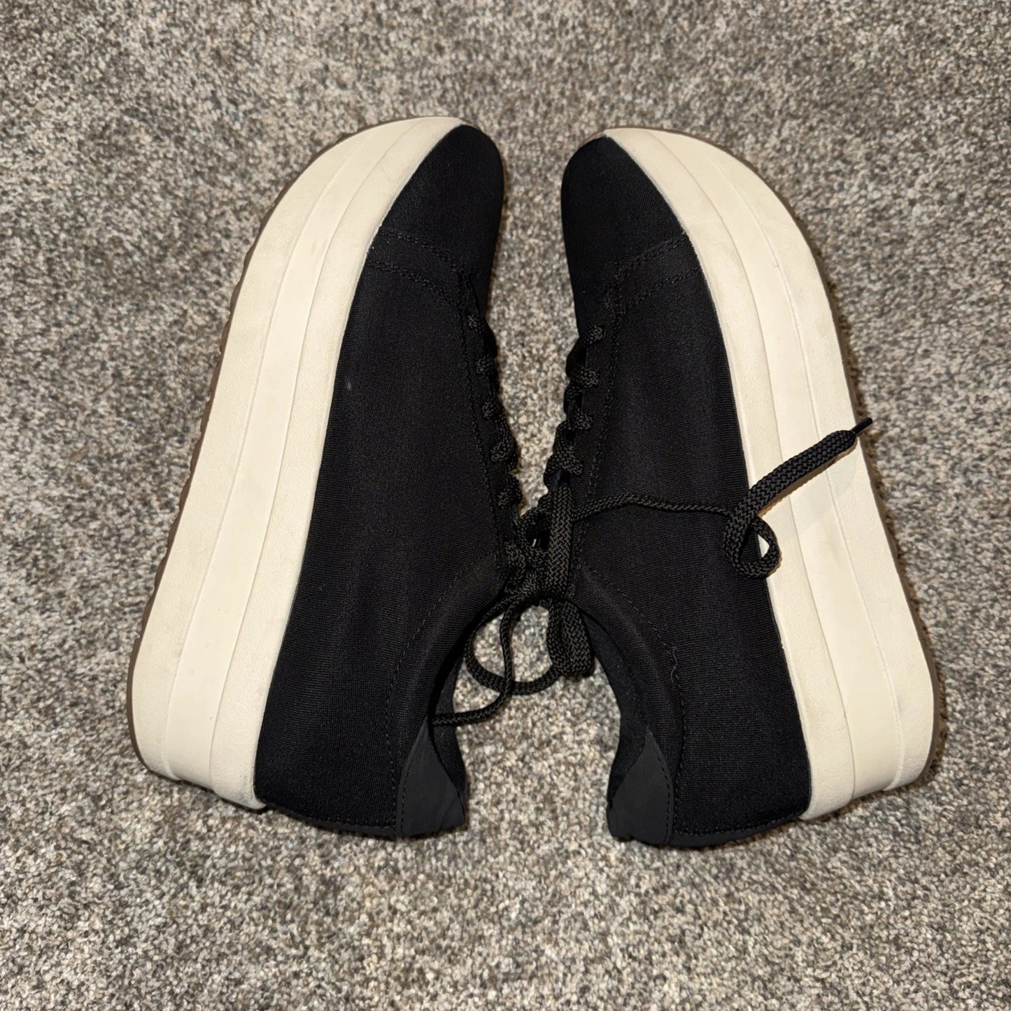 Size 8 Women’s Vagabond Sneakers
