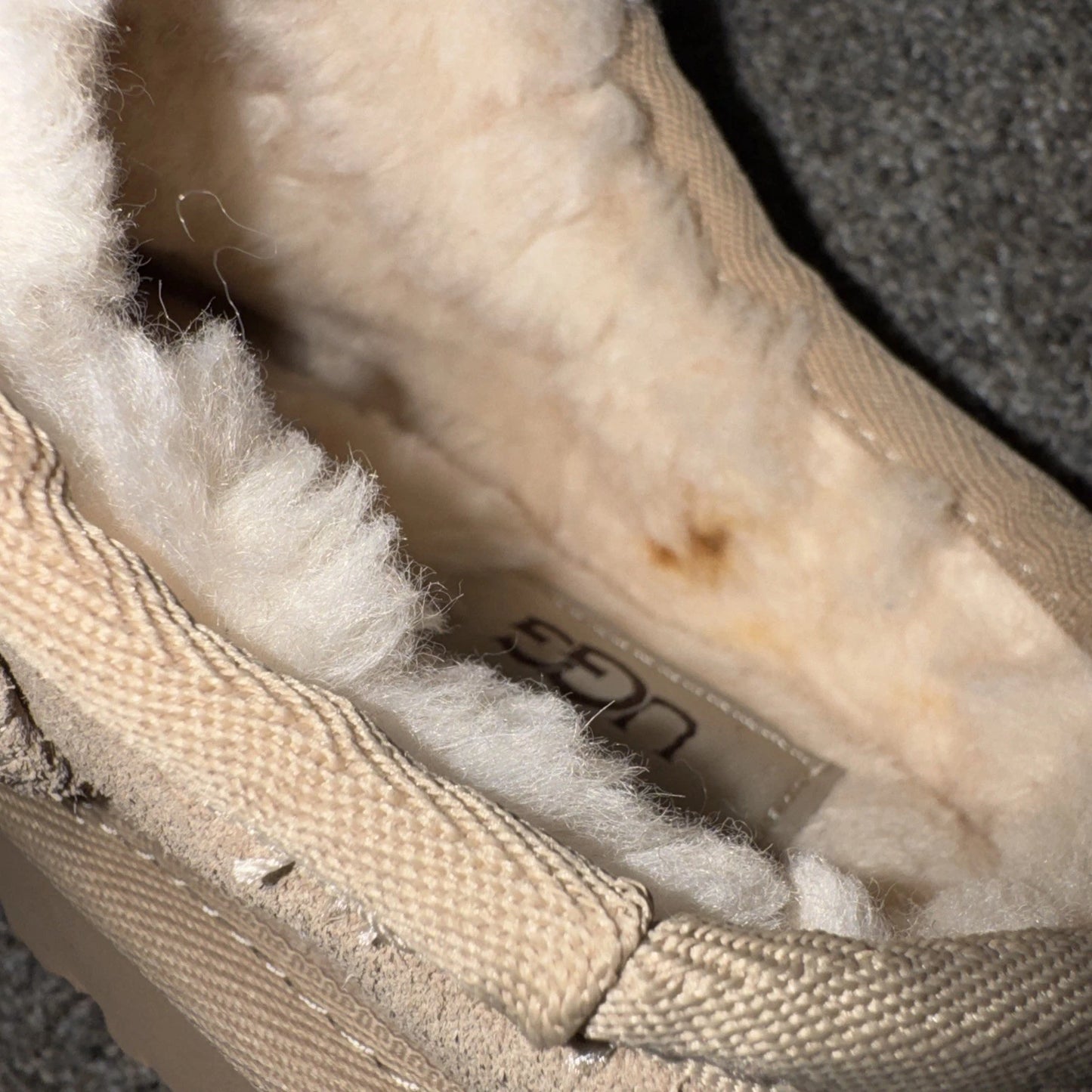 Size 6 Women’s UGG Classic Slipper