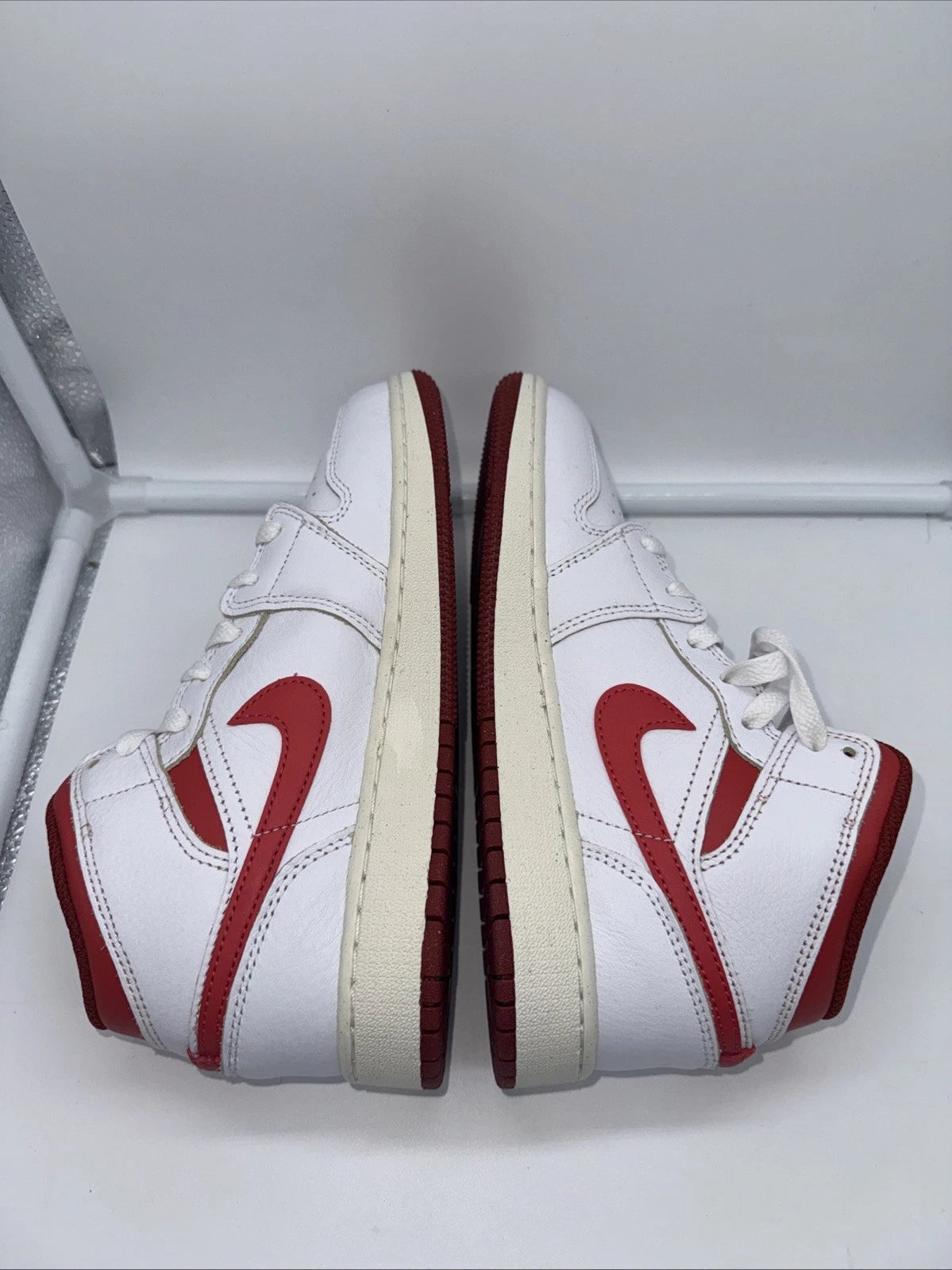 Size 4.5Y Jordan 1 Mid SE White Dune Red