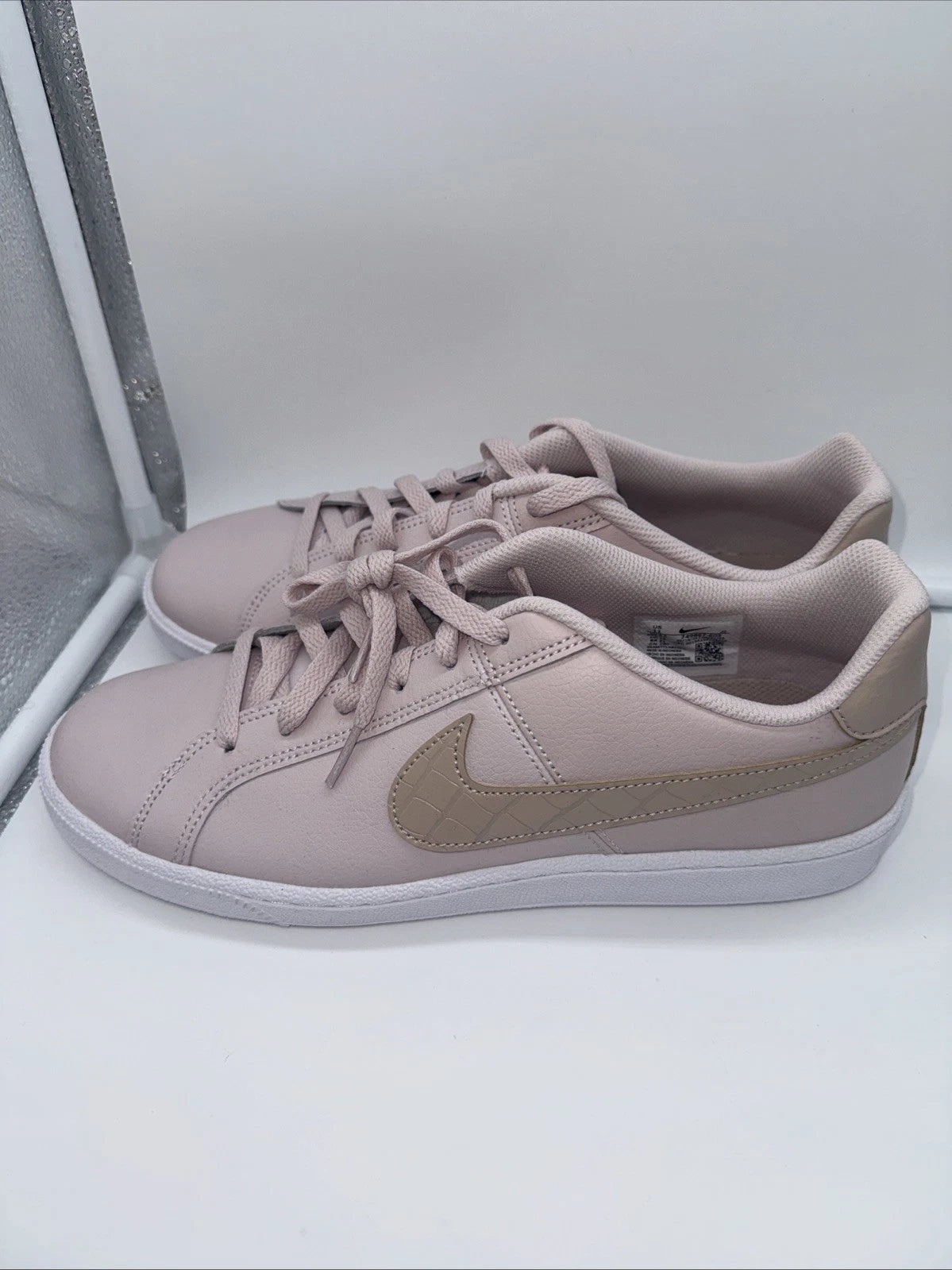 Size 11 Women’s Nike Court Royale