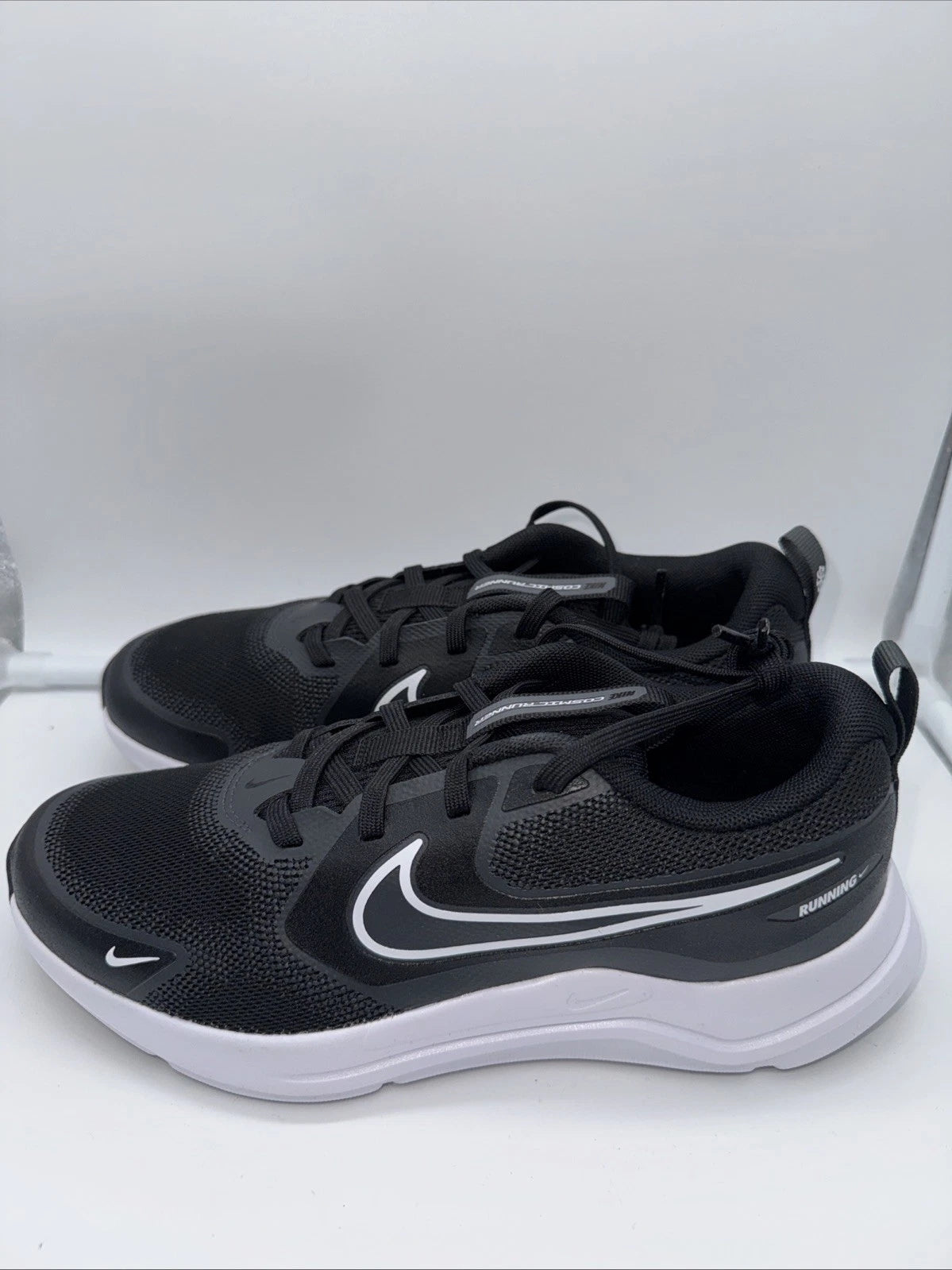 Size 5Y Nike Cosmic Runner