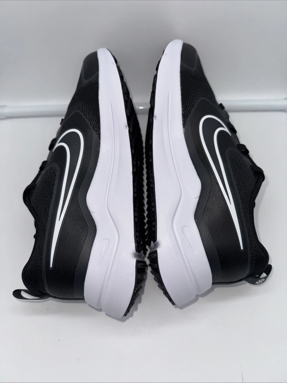 Size 5Y Nike Cosmic Runner