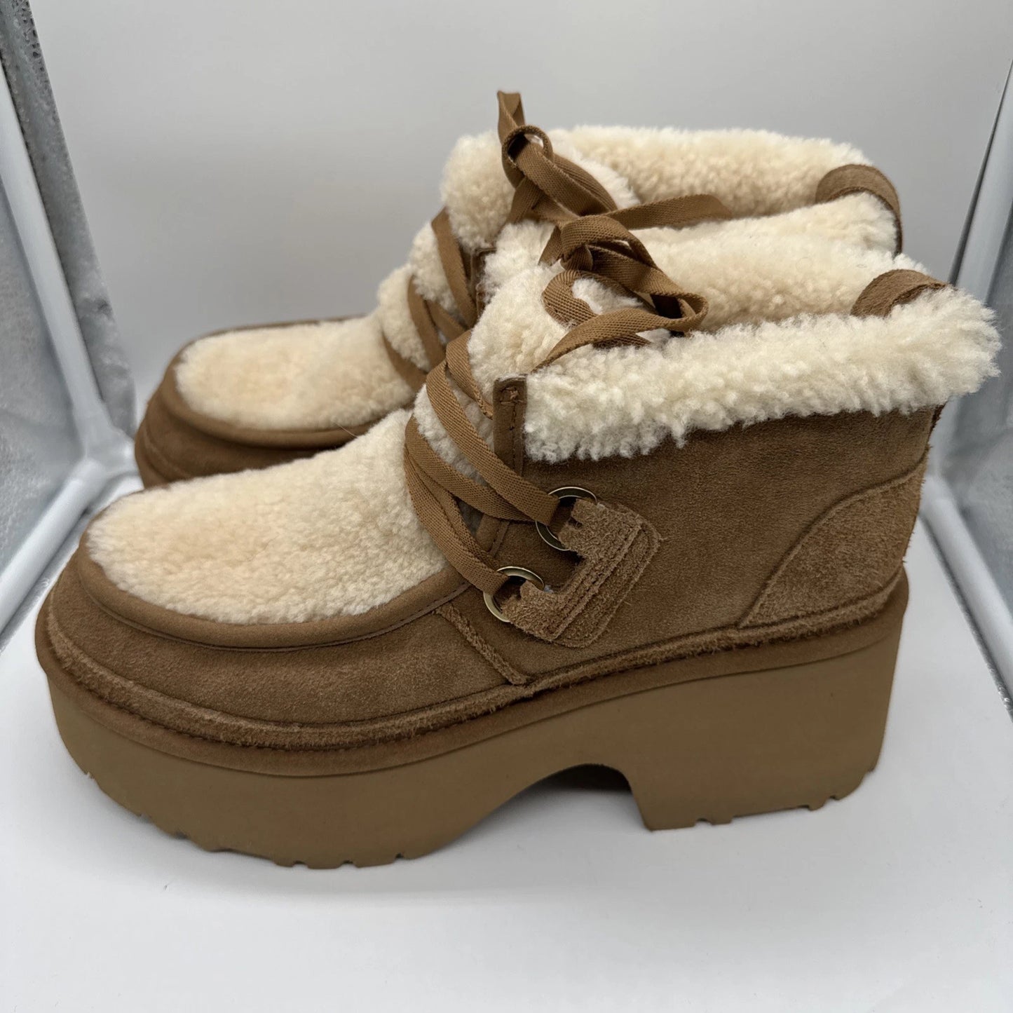 UGG Women's Size 10 Classic New Heights Lace Up Boots 1167772
