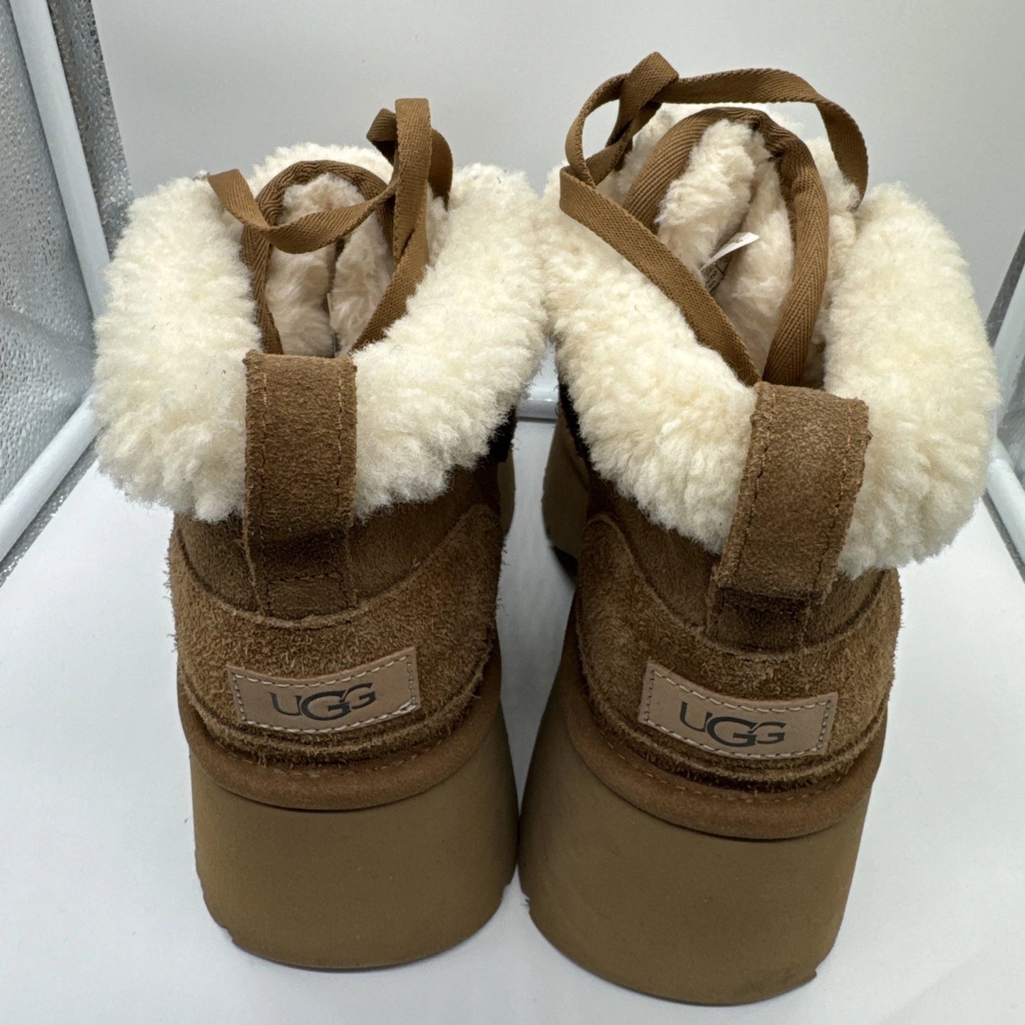 UGG Women's Size 10 Classic New Heights Lace Up Boots 1167772