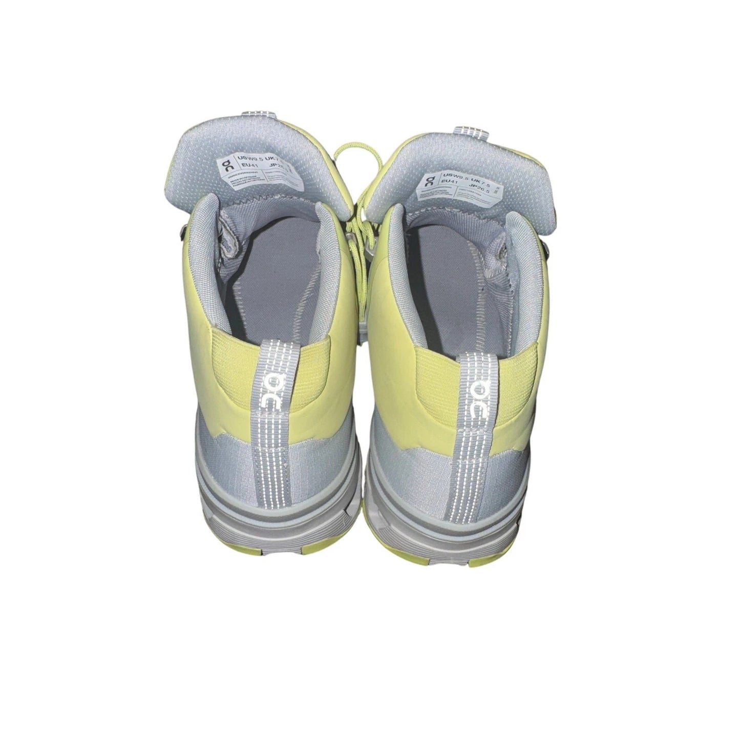 Women’s size 9.5 On Cloud Cloudtrax