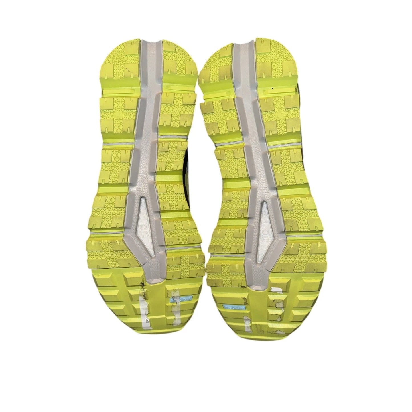 Women’s size 9.5 On Cloud Cloudtrax