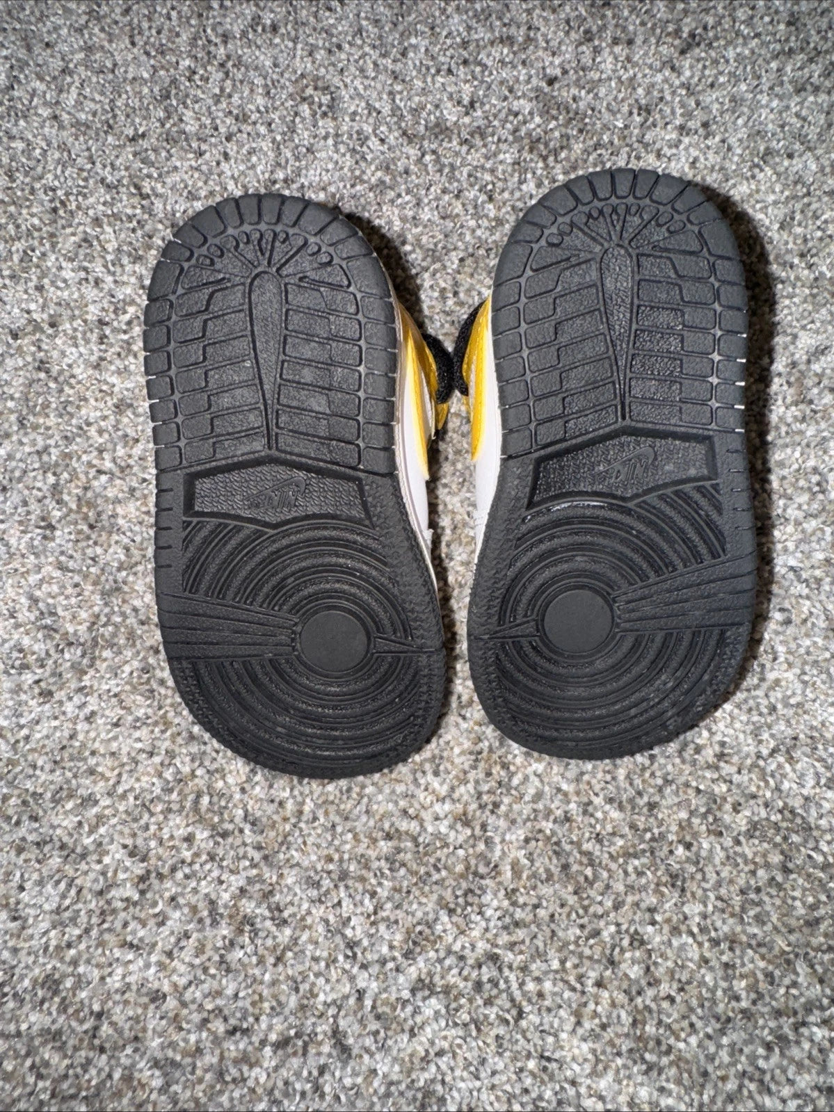 Jordan 1 Mid (TD) Yellow White Size 4C