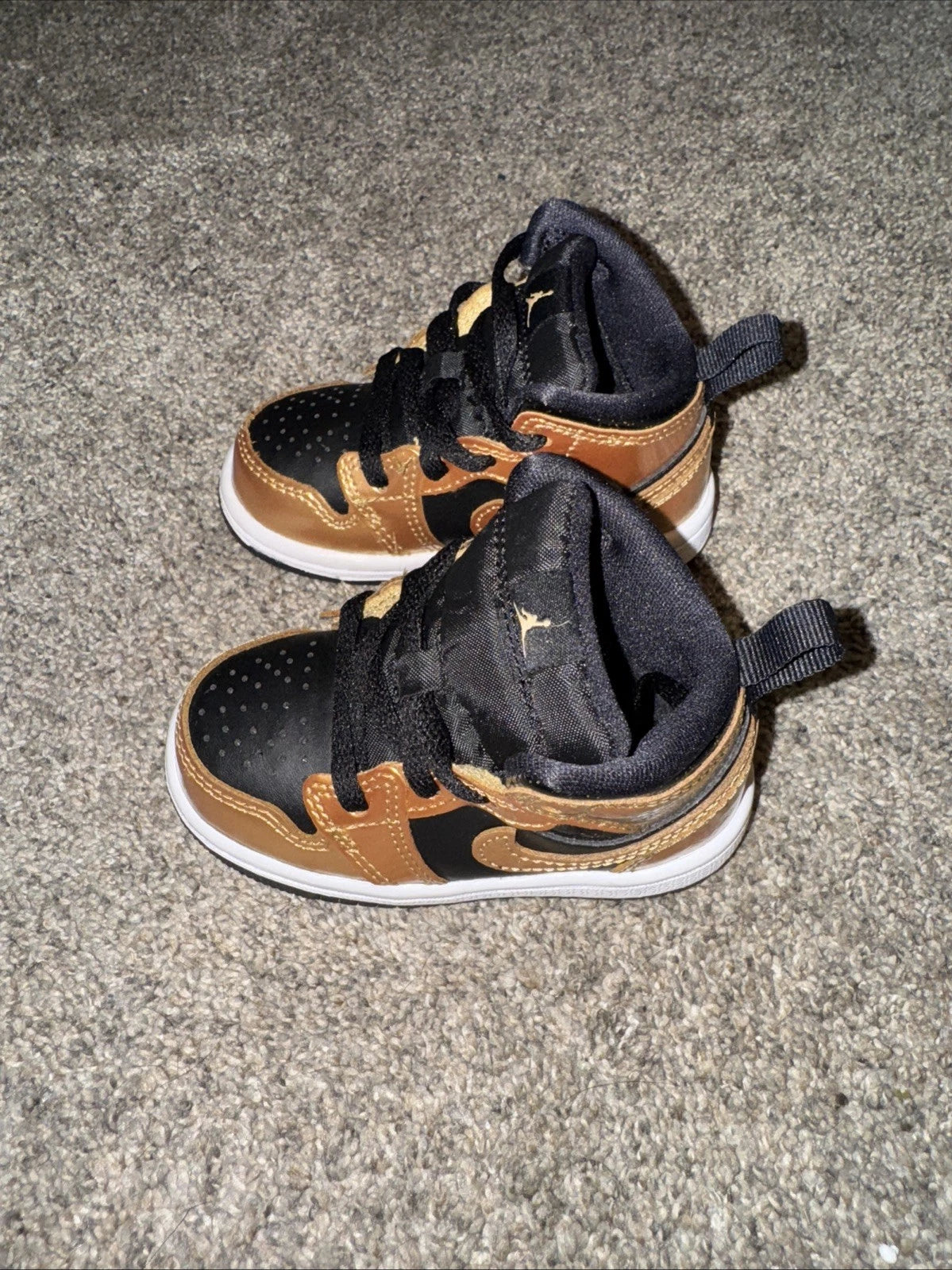 Jordan 1 Mid Metallic Gold Kids Size 5C