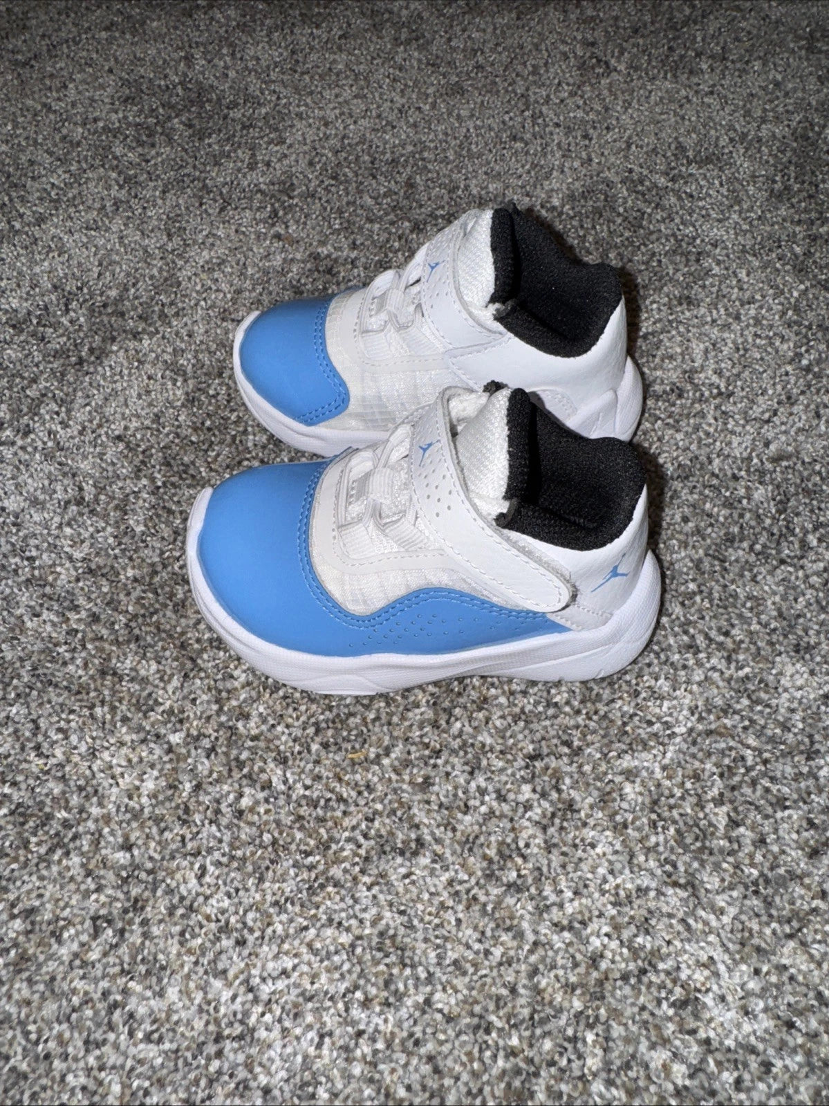 Jordan 11 CMFT Low (TD) University Blue Size 4C