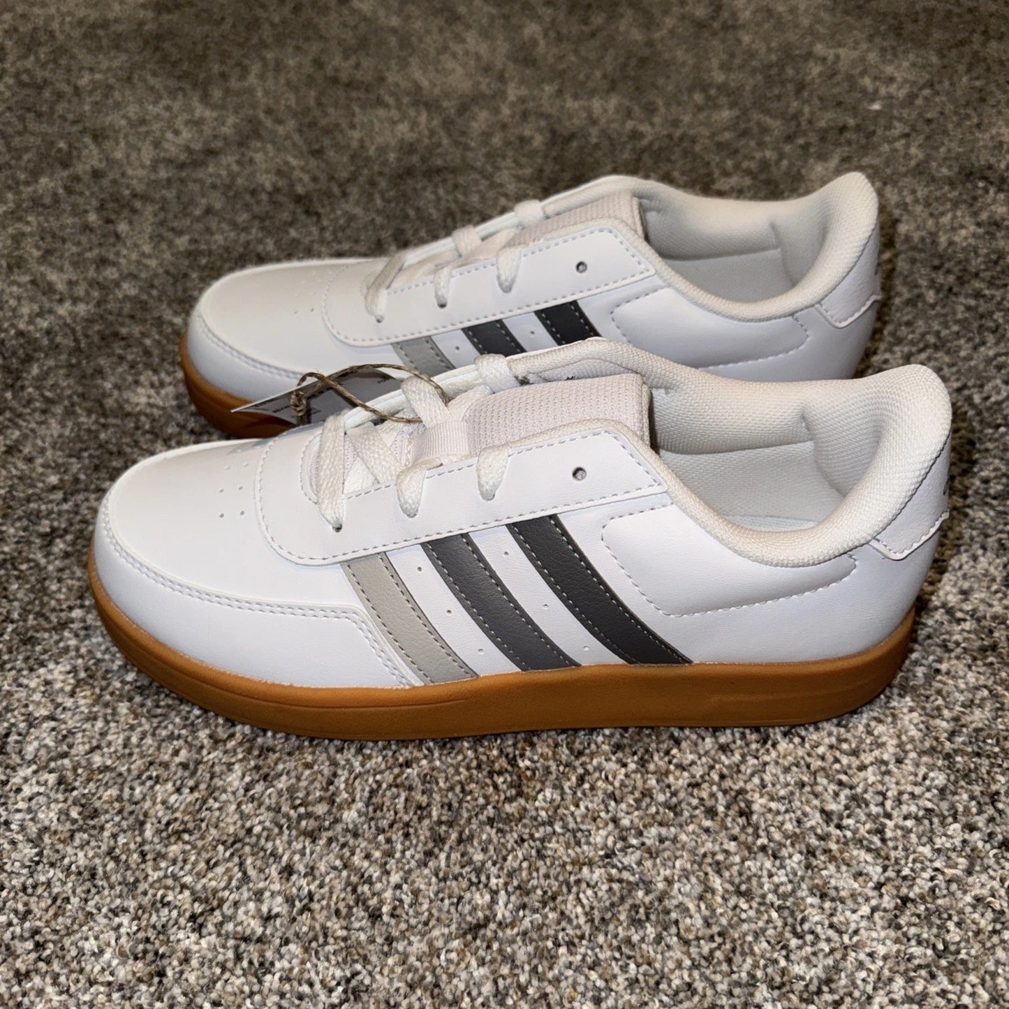 Adidas Breaknet 2.0 Kids Size 3.5Y