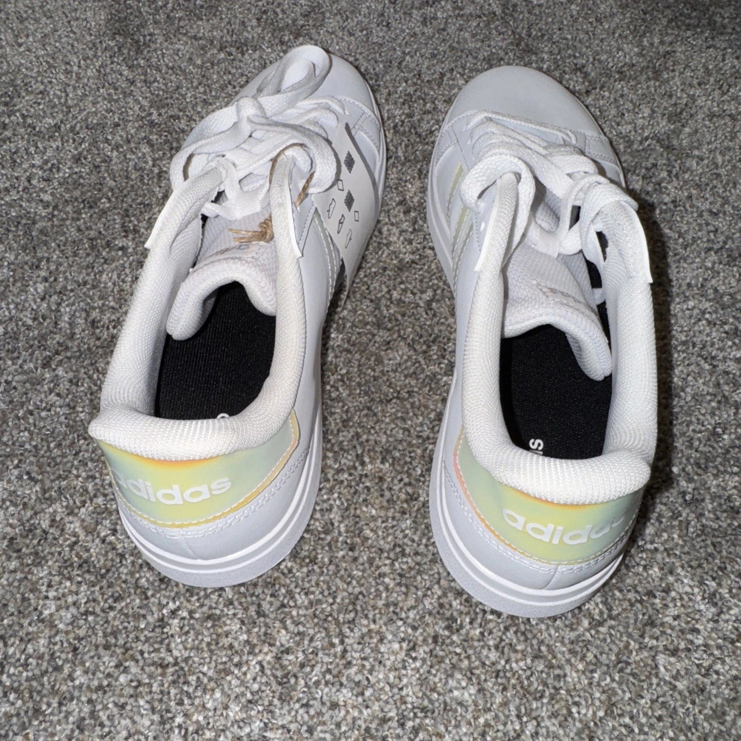 Adidas Grand Court 2.0- Size 6Y