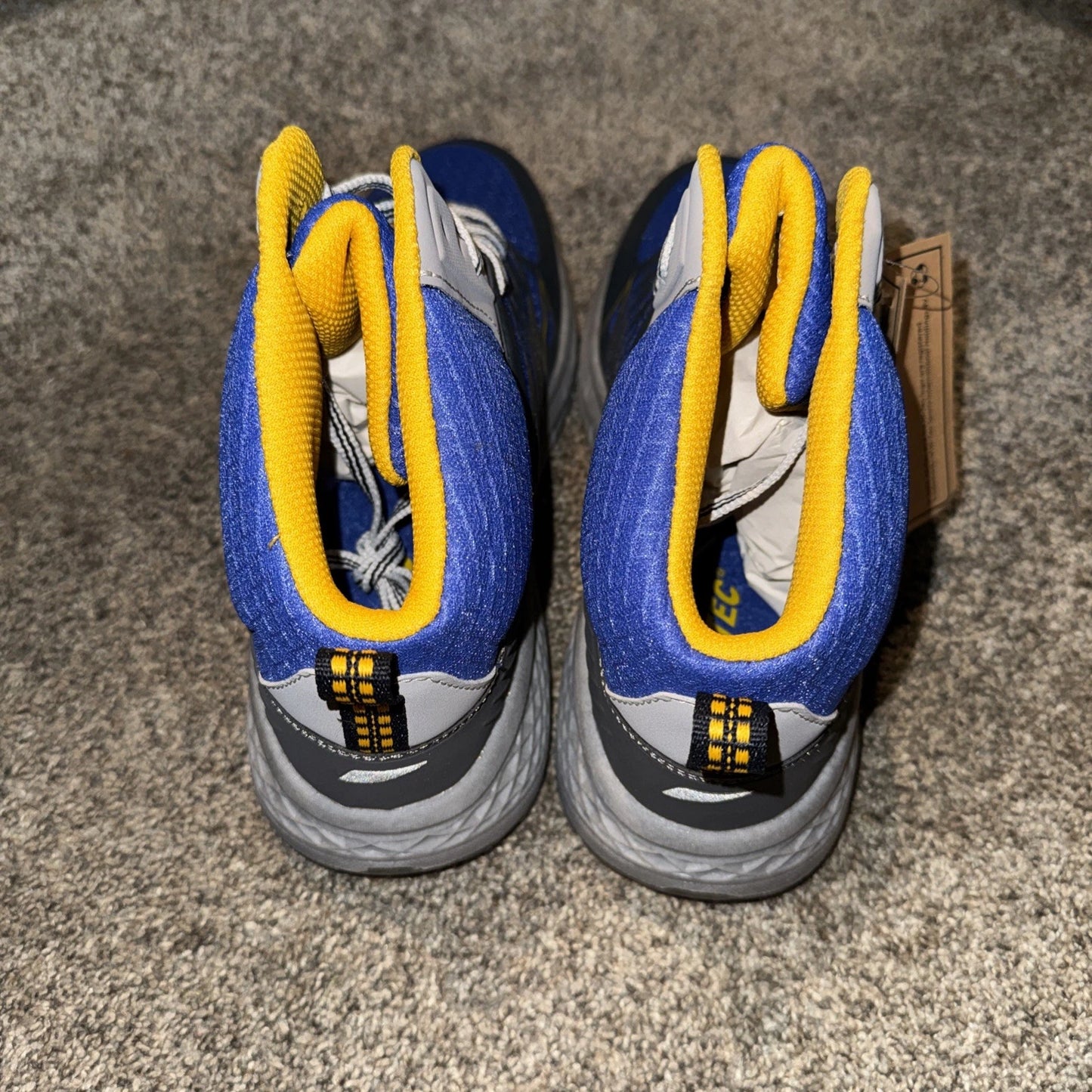 Size 8.5 Men’s- Hi-Tec Demolisher Mid Blue