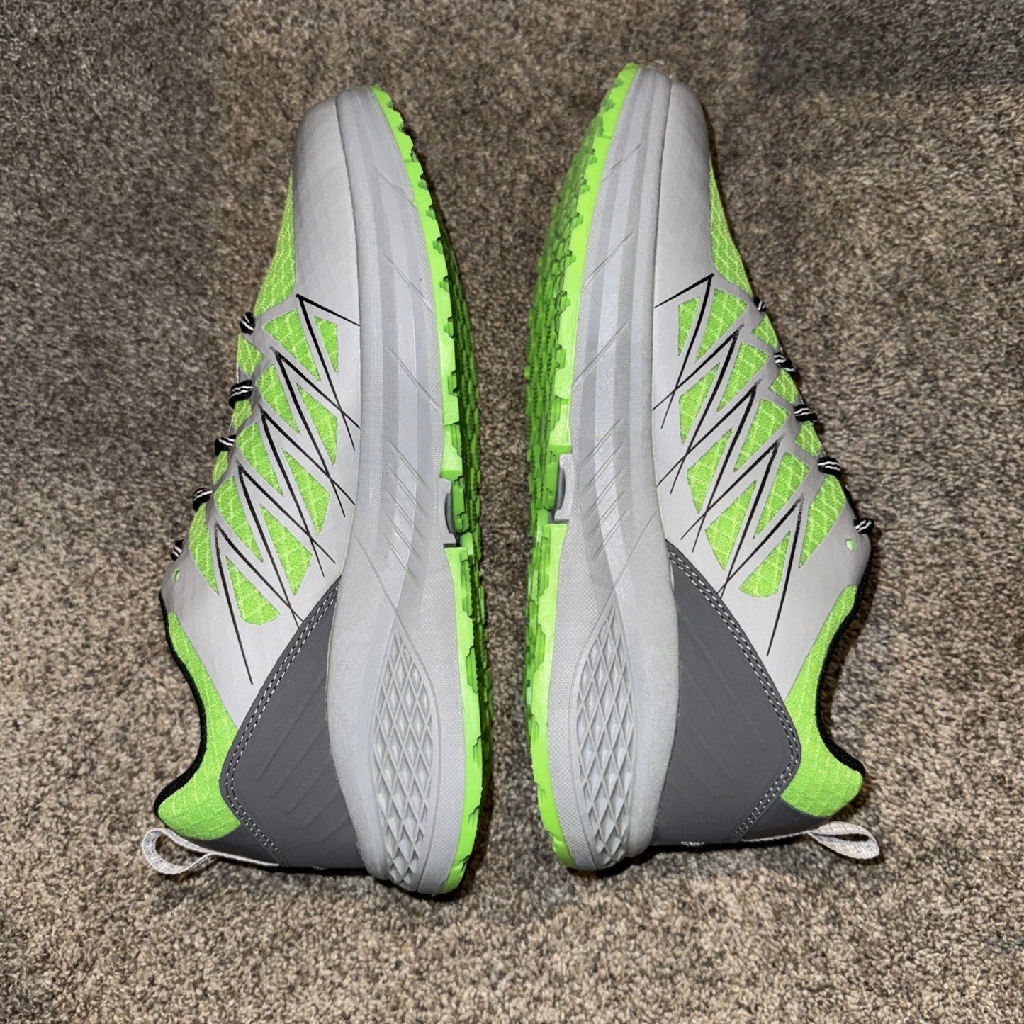 Size 8 Men’s- Hi-Tec Demolisher Low Green
