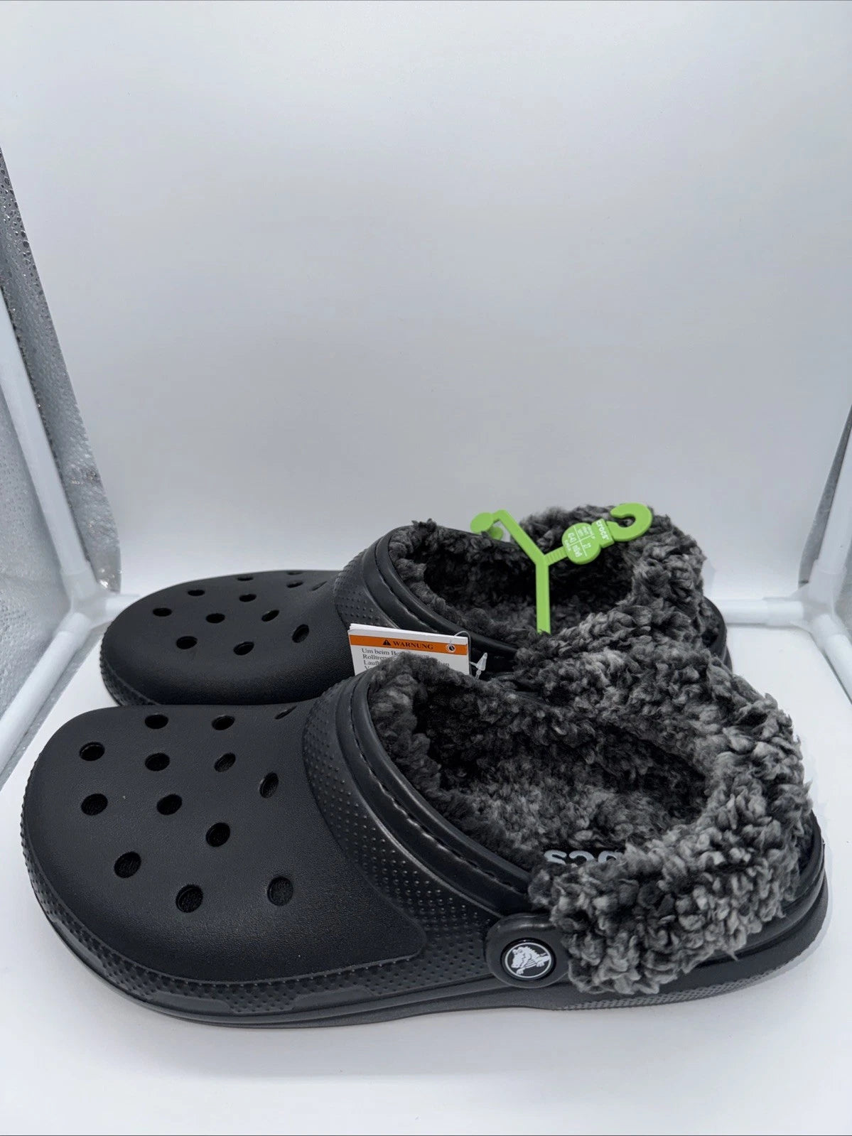 Size 9 Men’s Crocs Classic Fleece Lined Clog Black