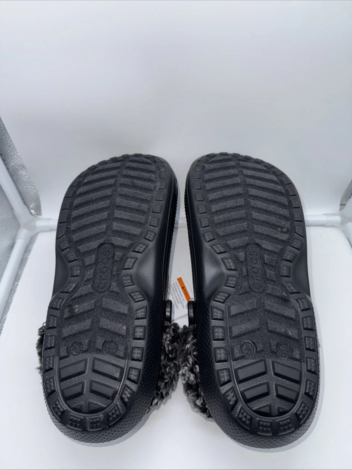 Size 9 Men’s Crocs Classic Fleece Lined Clog Black