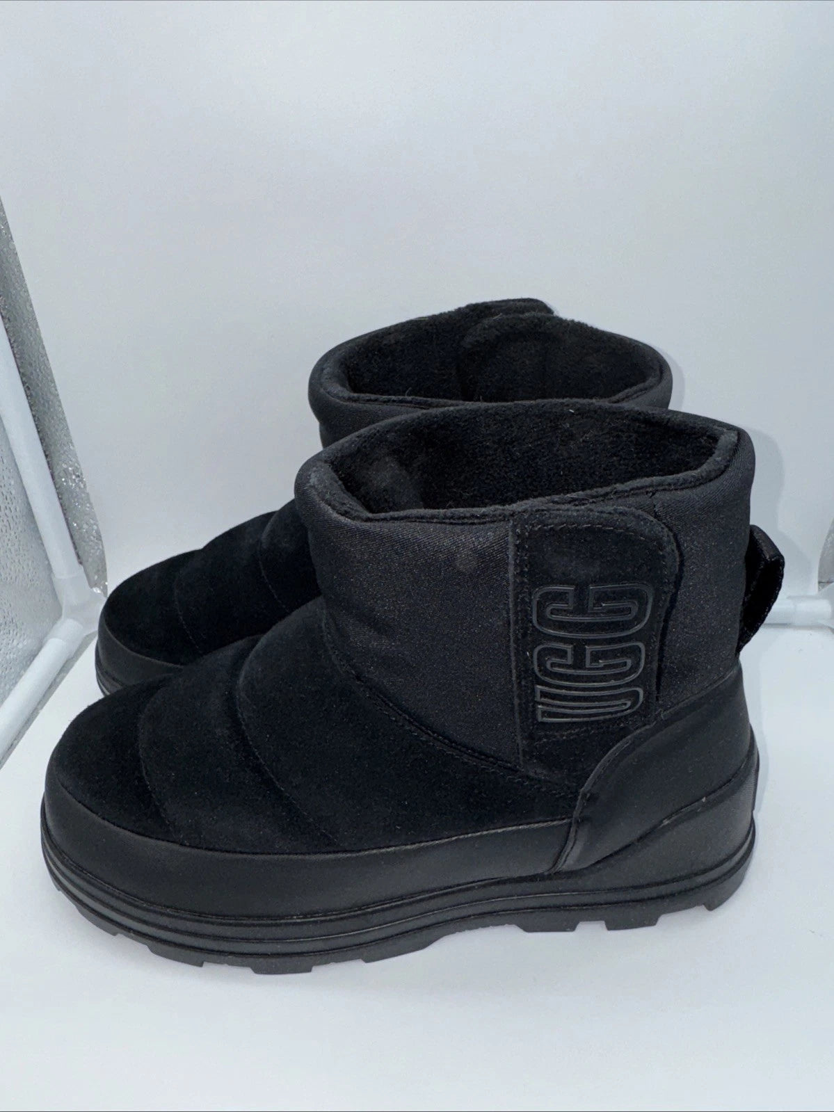Size 6 Women’s UGG Classic Klamath Mini Black