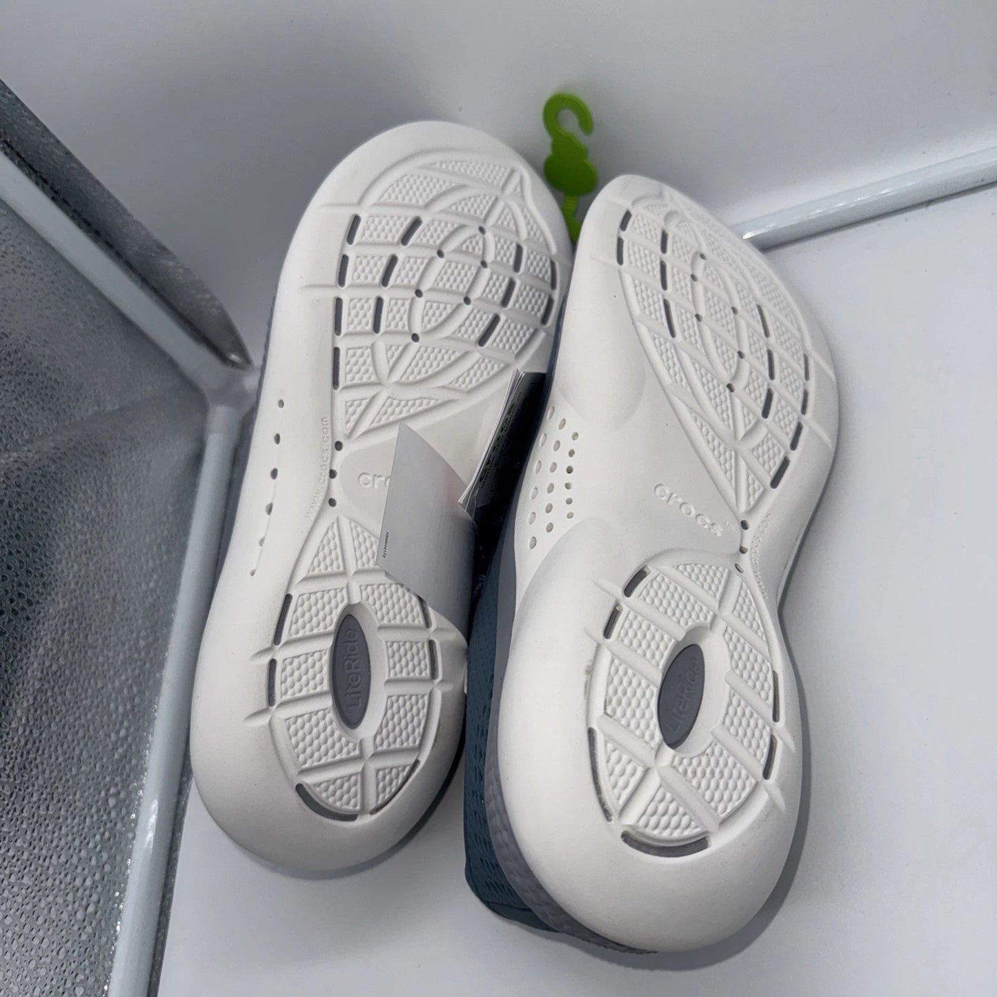Size 8 Men’s Crocs Literide 360 Pacer