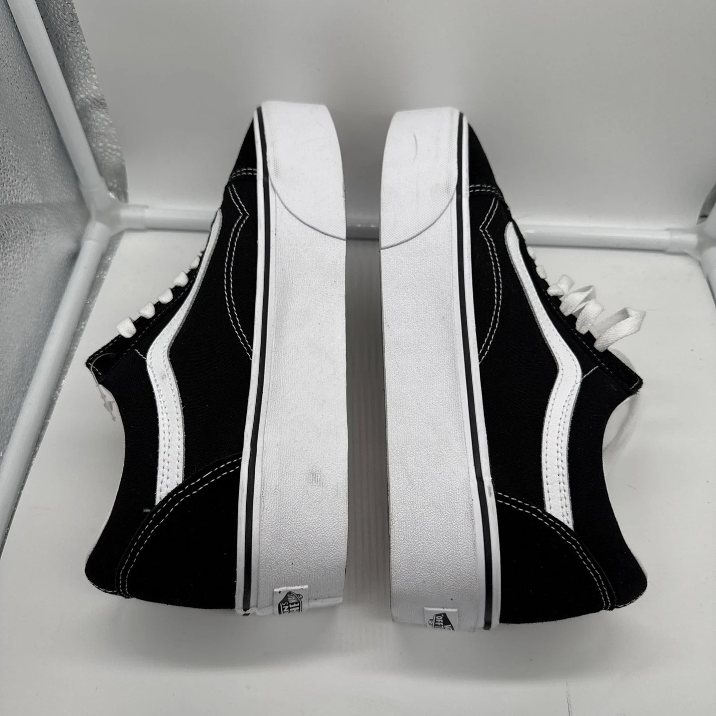 Size 9.5 Men’s Vans Old Skool Platform Black