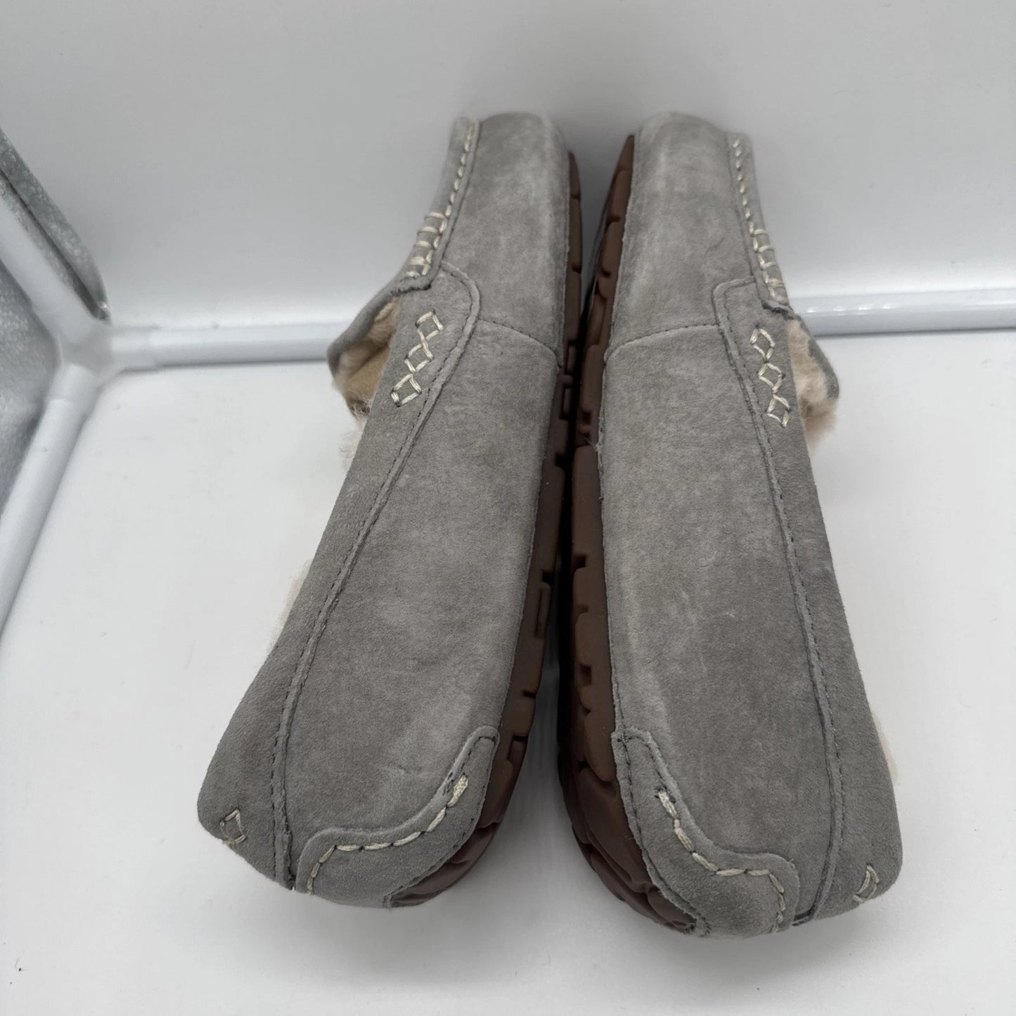 Size 5 Women’s UGG Ansley Slipper
