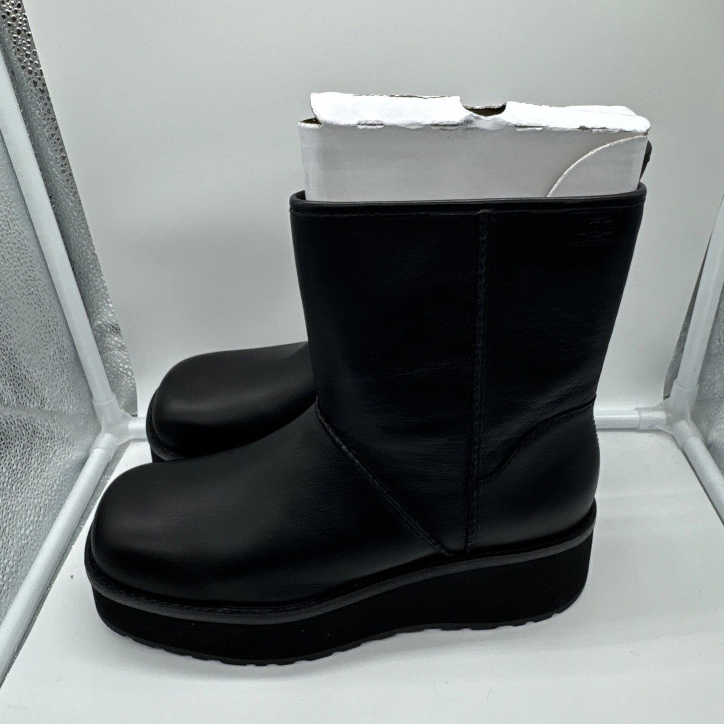 Size 8 Women’s UGG Cityfunc Mid Black