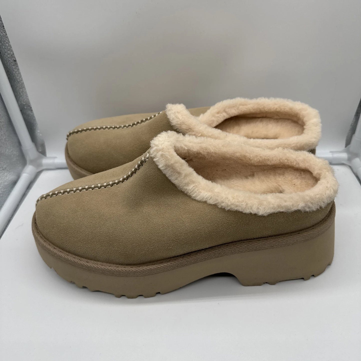 Size 8 Women’s UGG New Heights Cozy Clog Brown