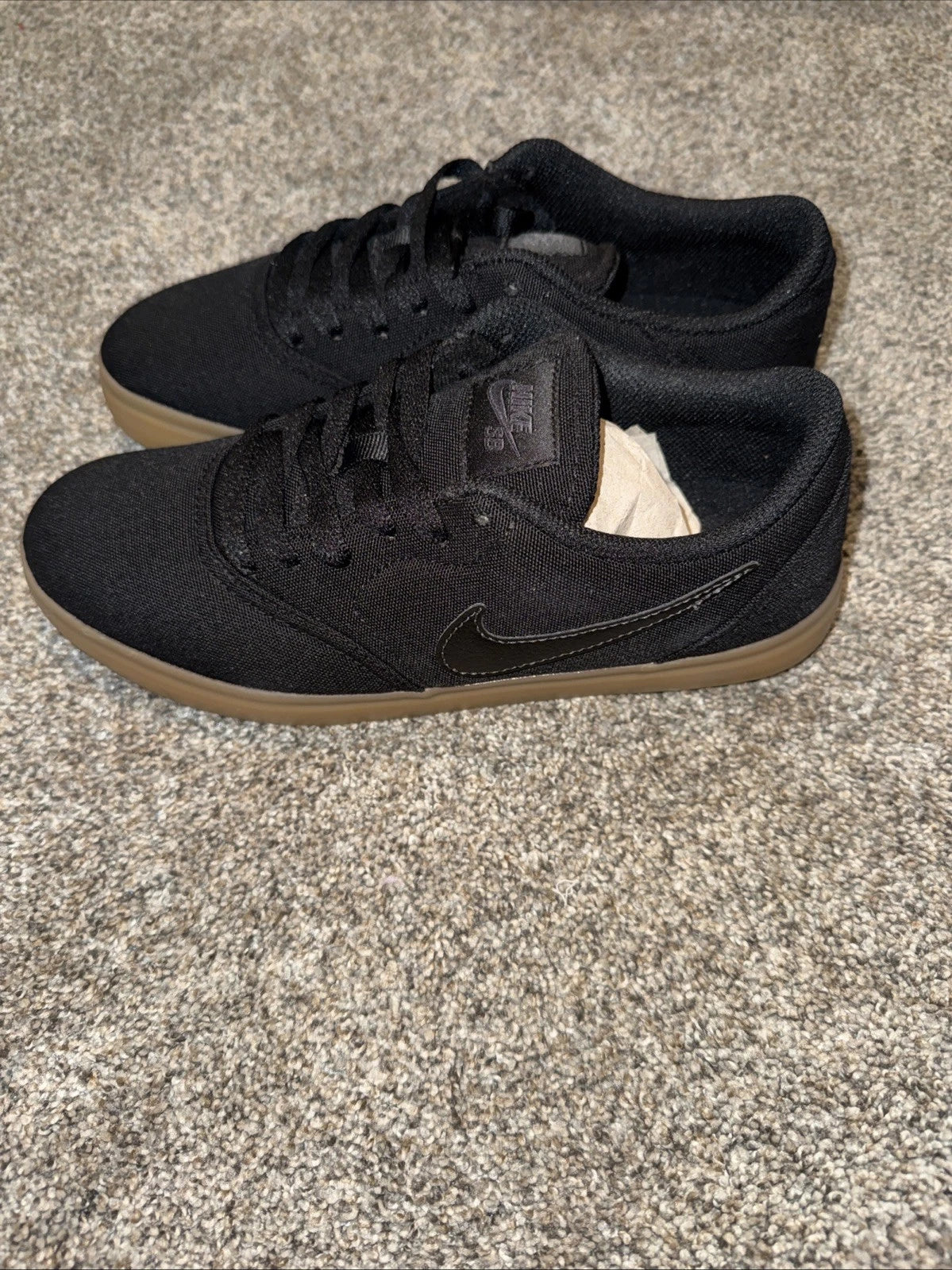 Size 6.5Y- Nike SB 905373-006 Black