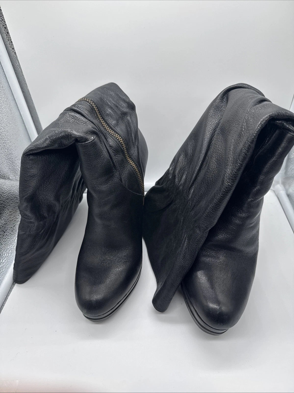 Size 9 Women’s Michael Kors boots Black