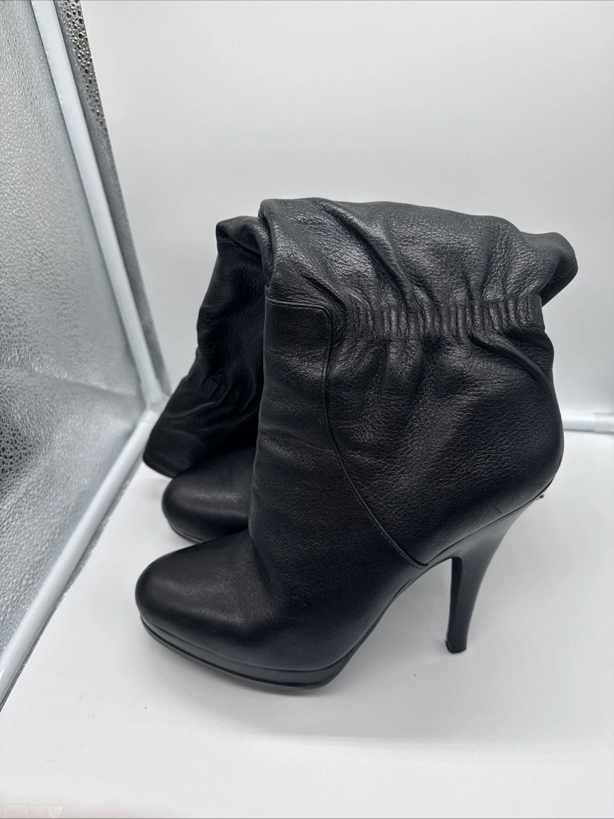 Size 9 Women’s Michael Kors boots Black